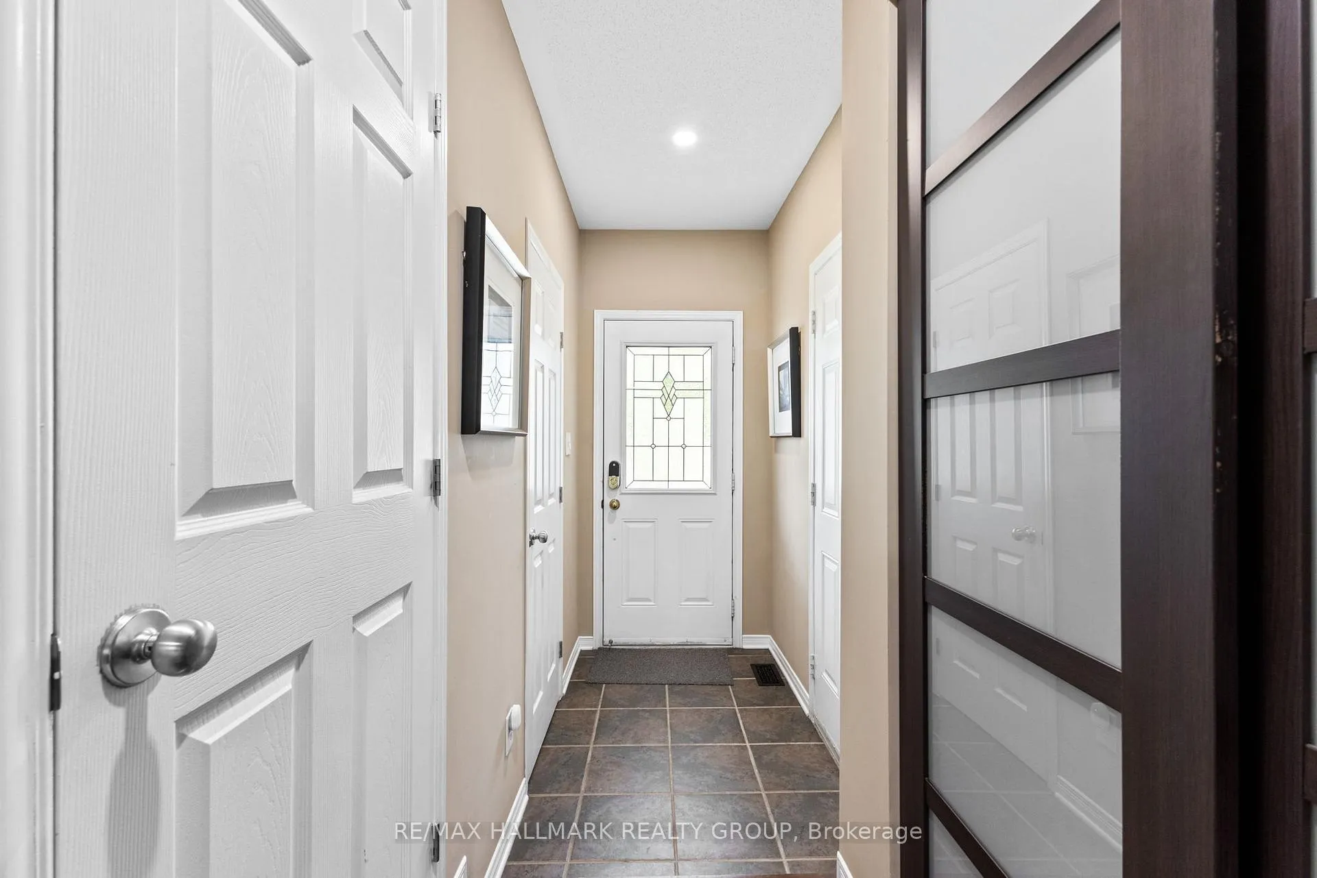 Photo 5 of 404 Wisteria Crescent, Ottawa, Riverside South — HOMEH