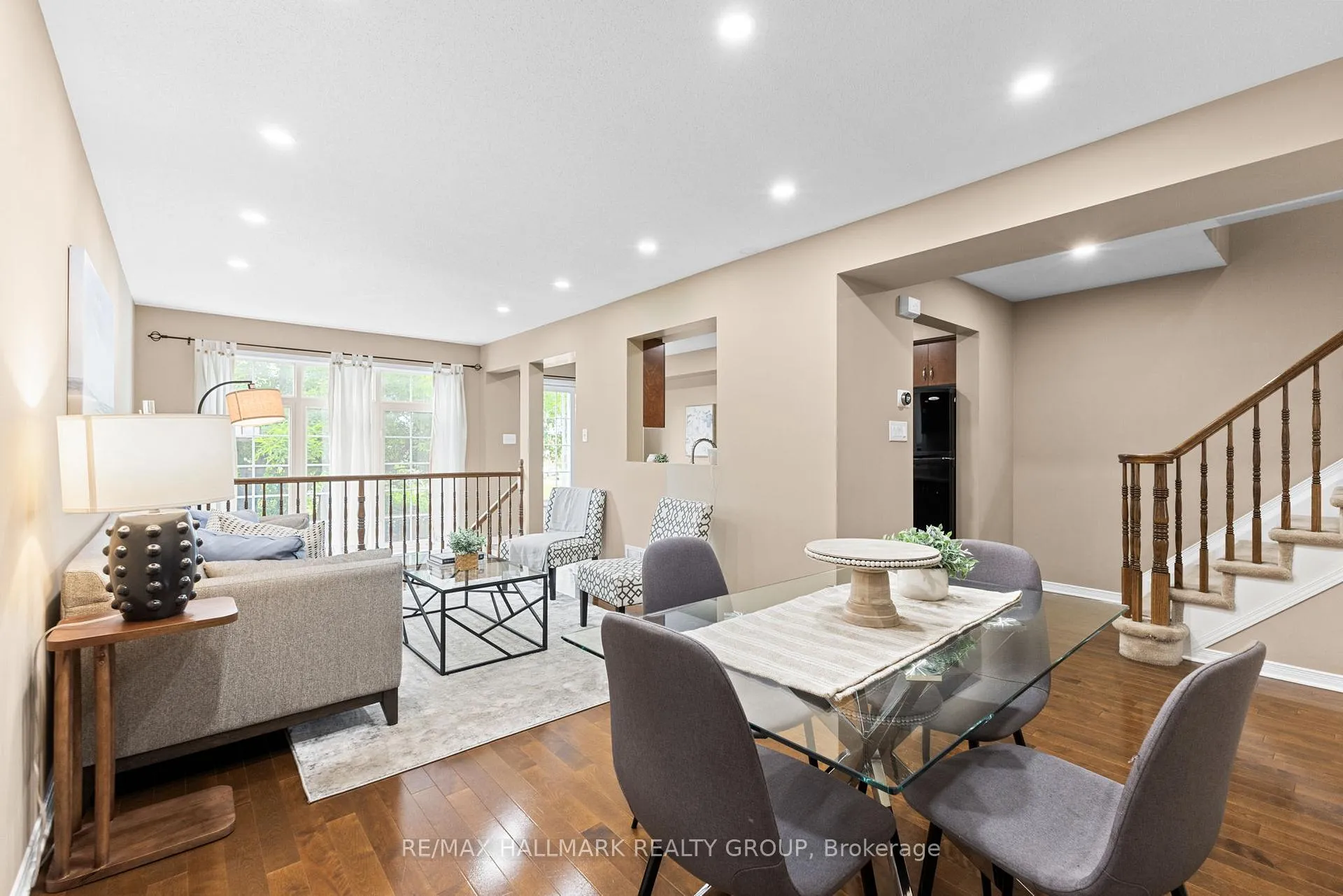 Photo 8 of 404 Wisteria Crescent, Ottawa, Riverside South — HOMEH