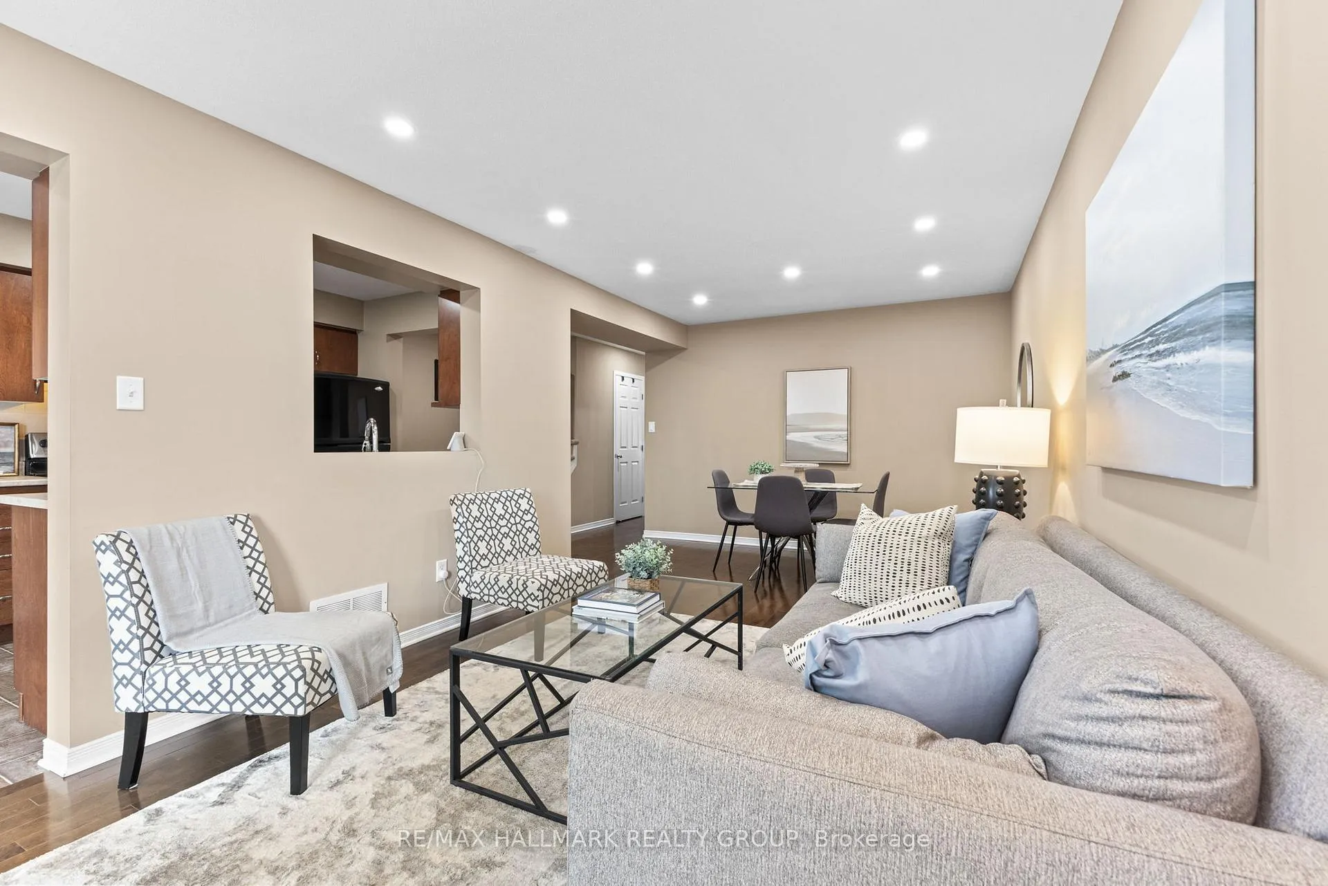 Photo 10 of 404 Wisteria Crescent, Ottawa, Riverside South — HOMEH