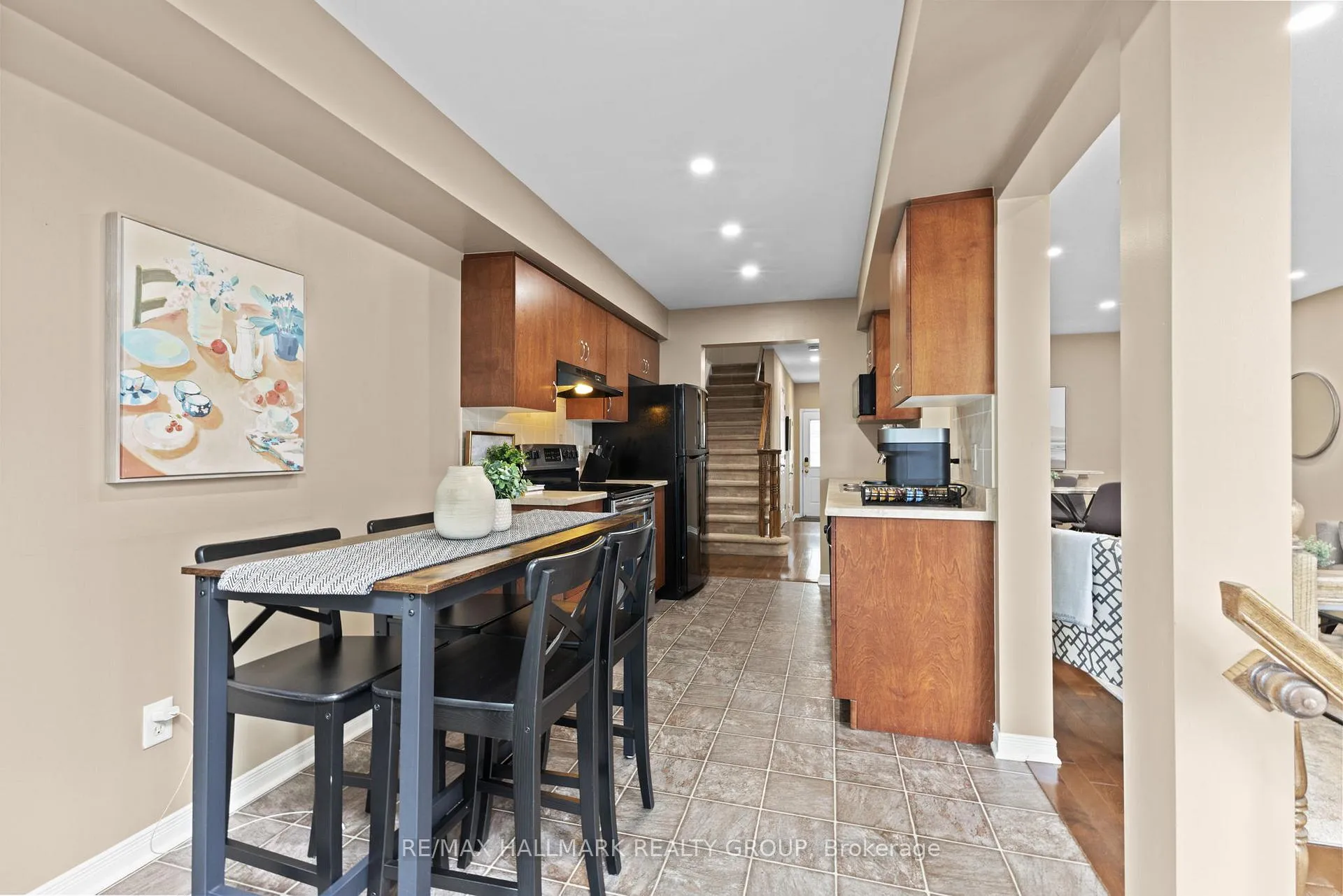 Photo 13 of 404 Wisteria Crescent, Ottawa, Riverside South — HOMEH
