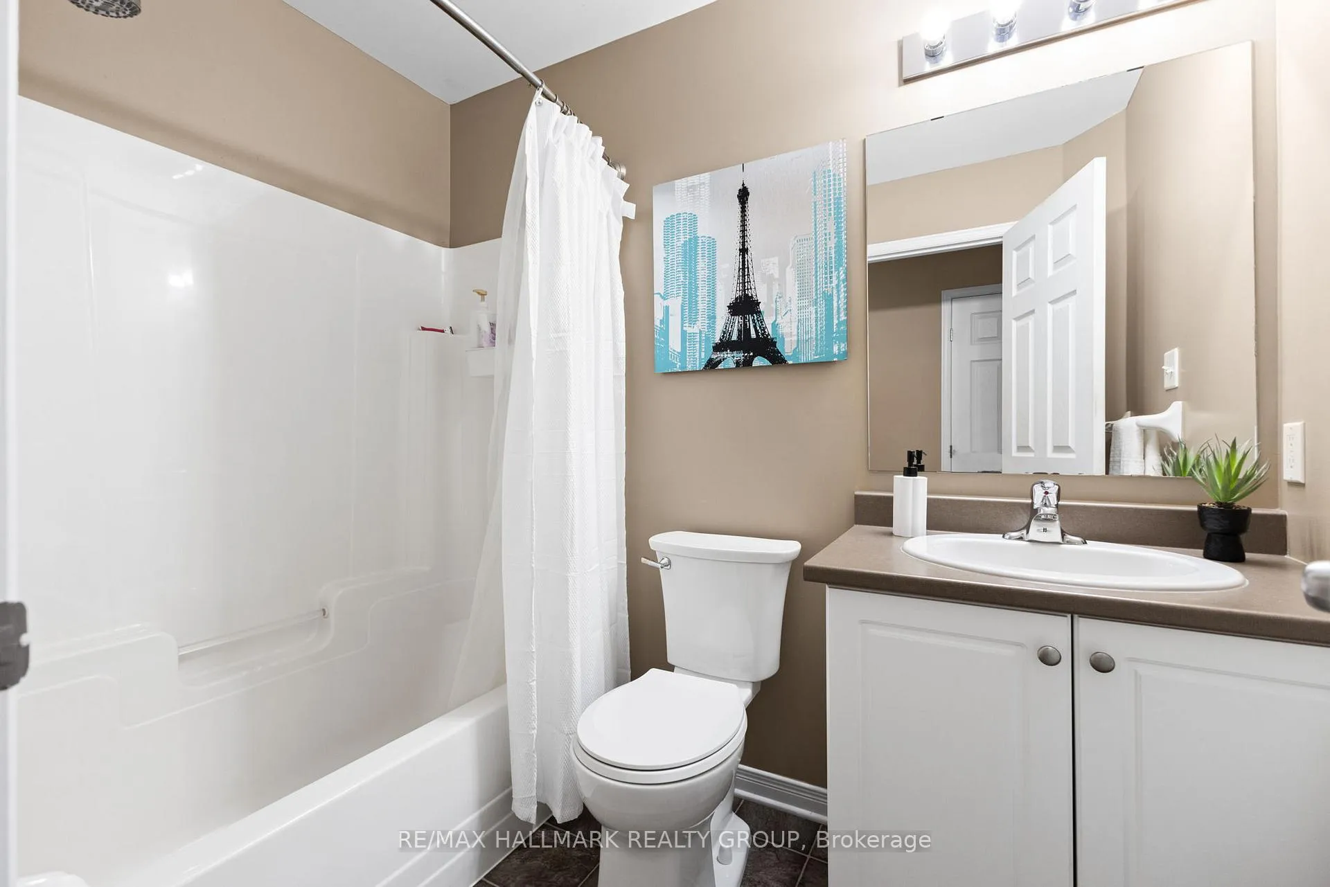 Photo 28 of 404 Wisteria Crescent, Ottawa, Riverside South — HOMEH