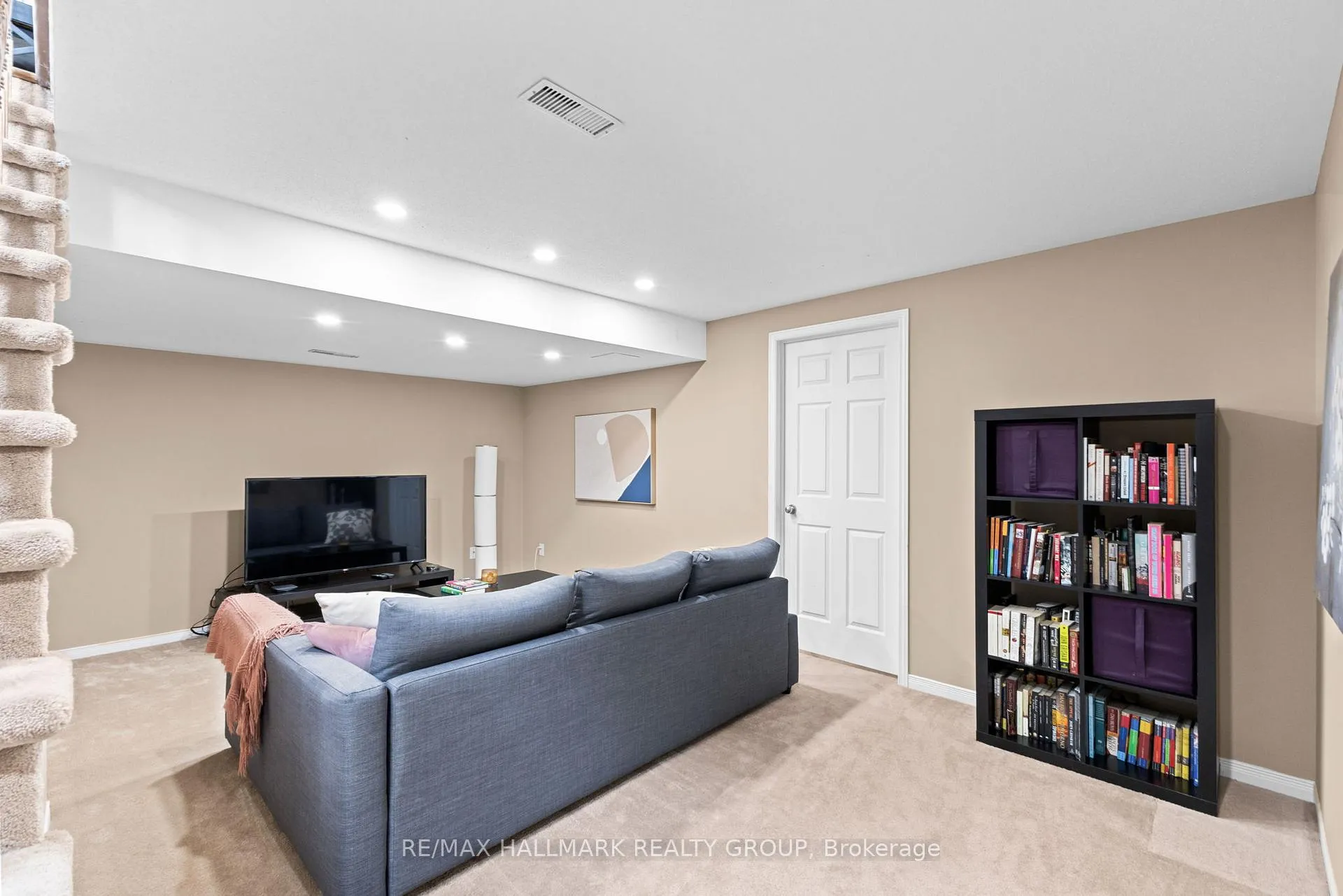 Photo 33 of 404 Wisteria Crescent, Ottawa, Riverside South — HOMEH