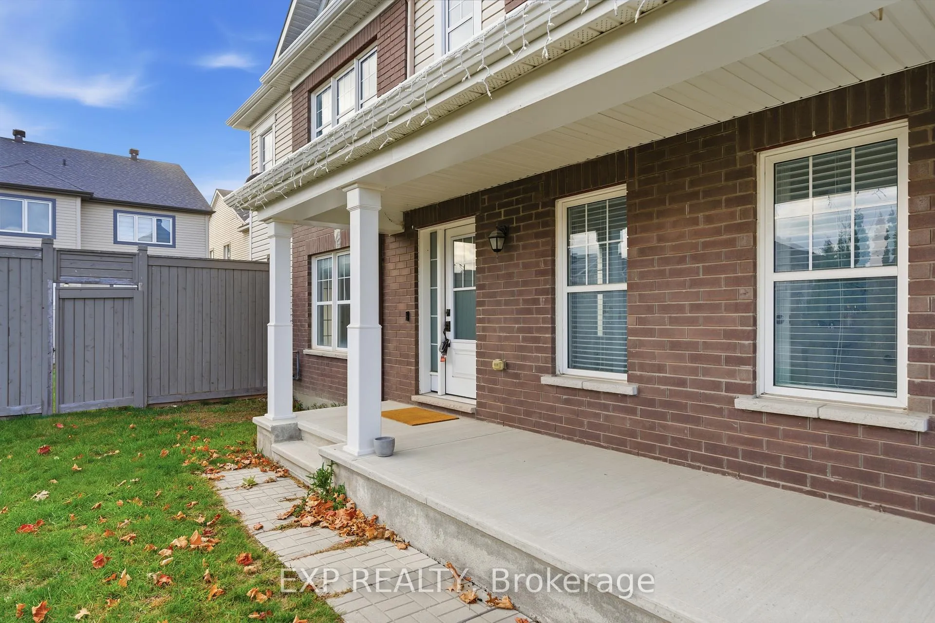 Photo 3 of 100 Cranesbill Road, Ottawa, Kanata - Emerald Meadows/Trailwest — HOMEH