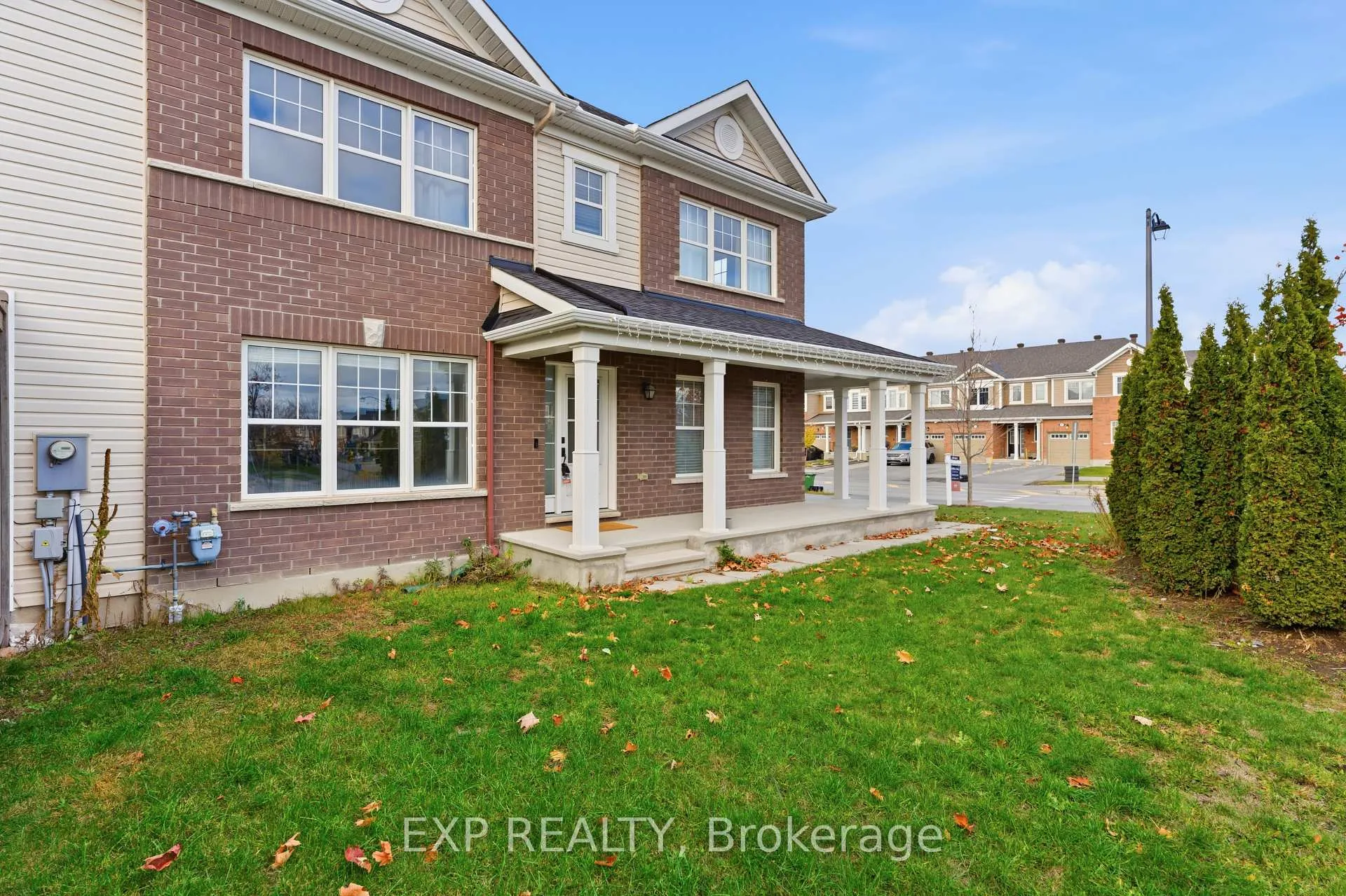 Photo 4 of 100 Cranesbill Road, Ottawa, Kanata - Emerald Meadows/Trailwest — HOMEH