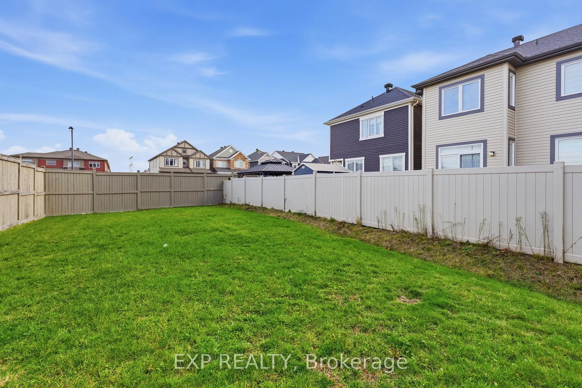 Photo 6 of 100 Cranesbill Road, Ottawa, Kanata - Emerald Meadows/Trailwest — HOMEH