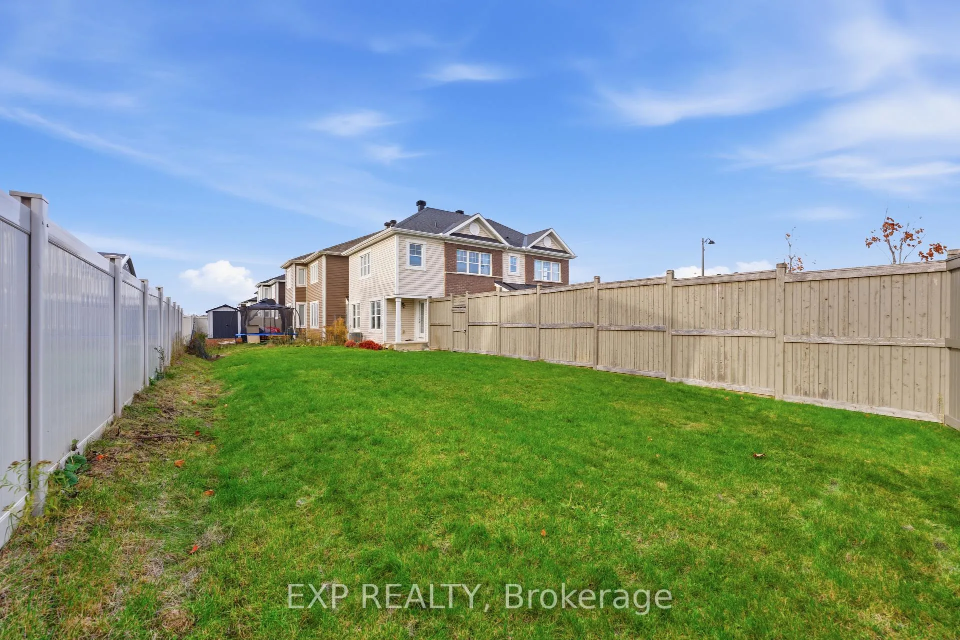 Photo 7 of 100 Cranesbill Road, Ottawa, Kanata - Emerald Meadows/Trailwest — HOMEH