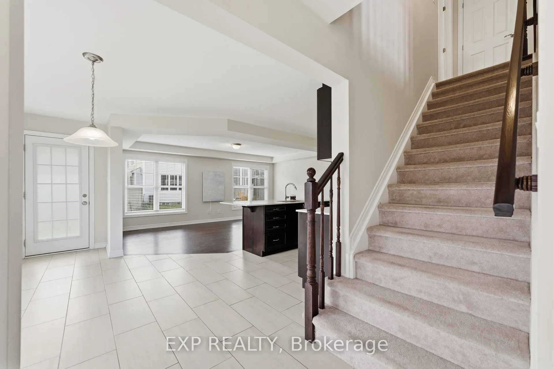 Photo 10 of 100 Cranesbill Road, Ottawa, Kanata - Emerald Meadows/Trailwest — HOMEH