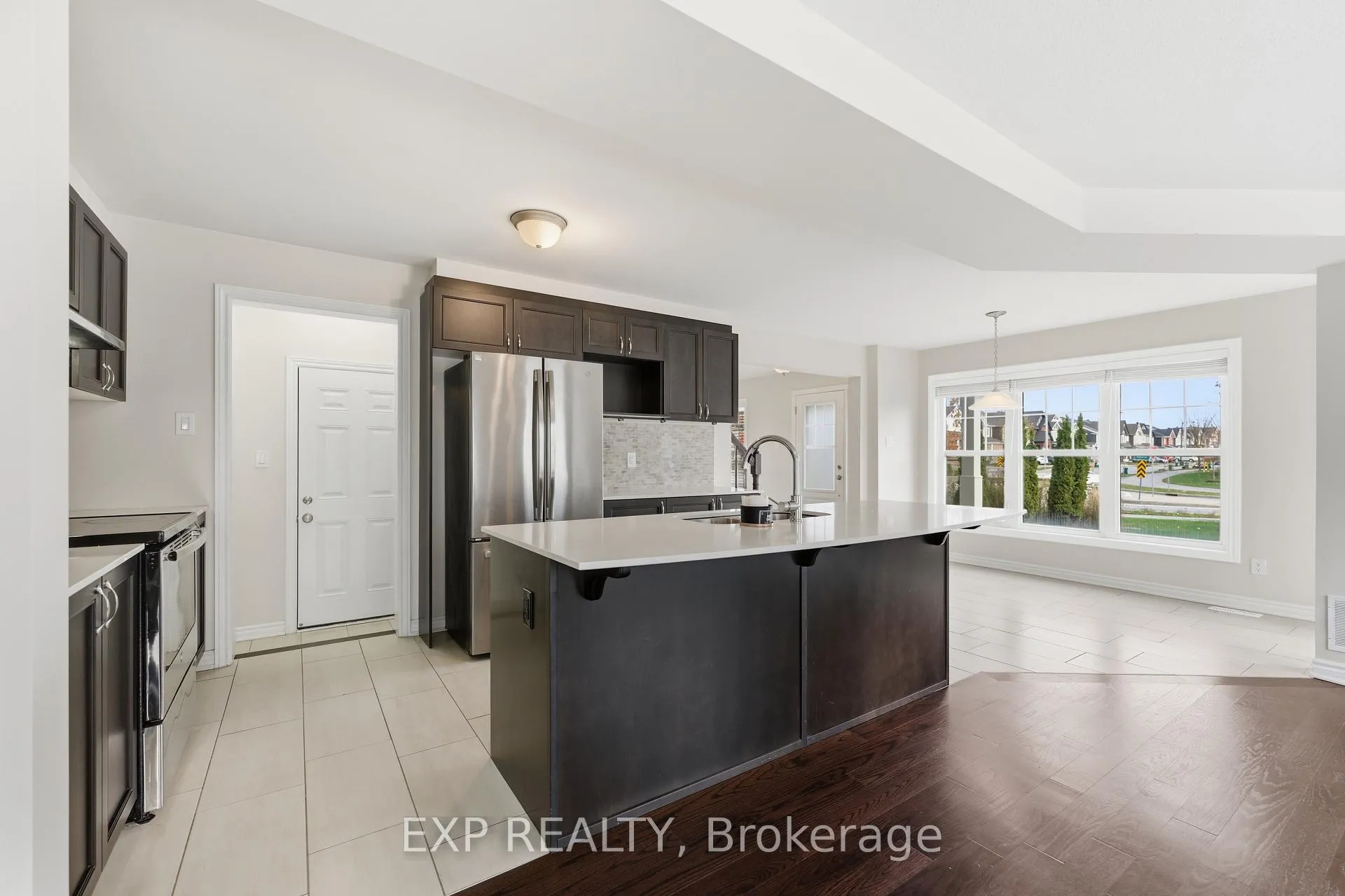 Photo 18 of 100 Cranesbill Road, Ottawa, Kanata - Emerald Meadows/Trailwest — HOMEH