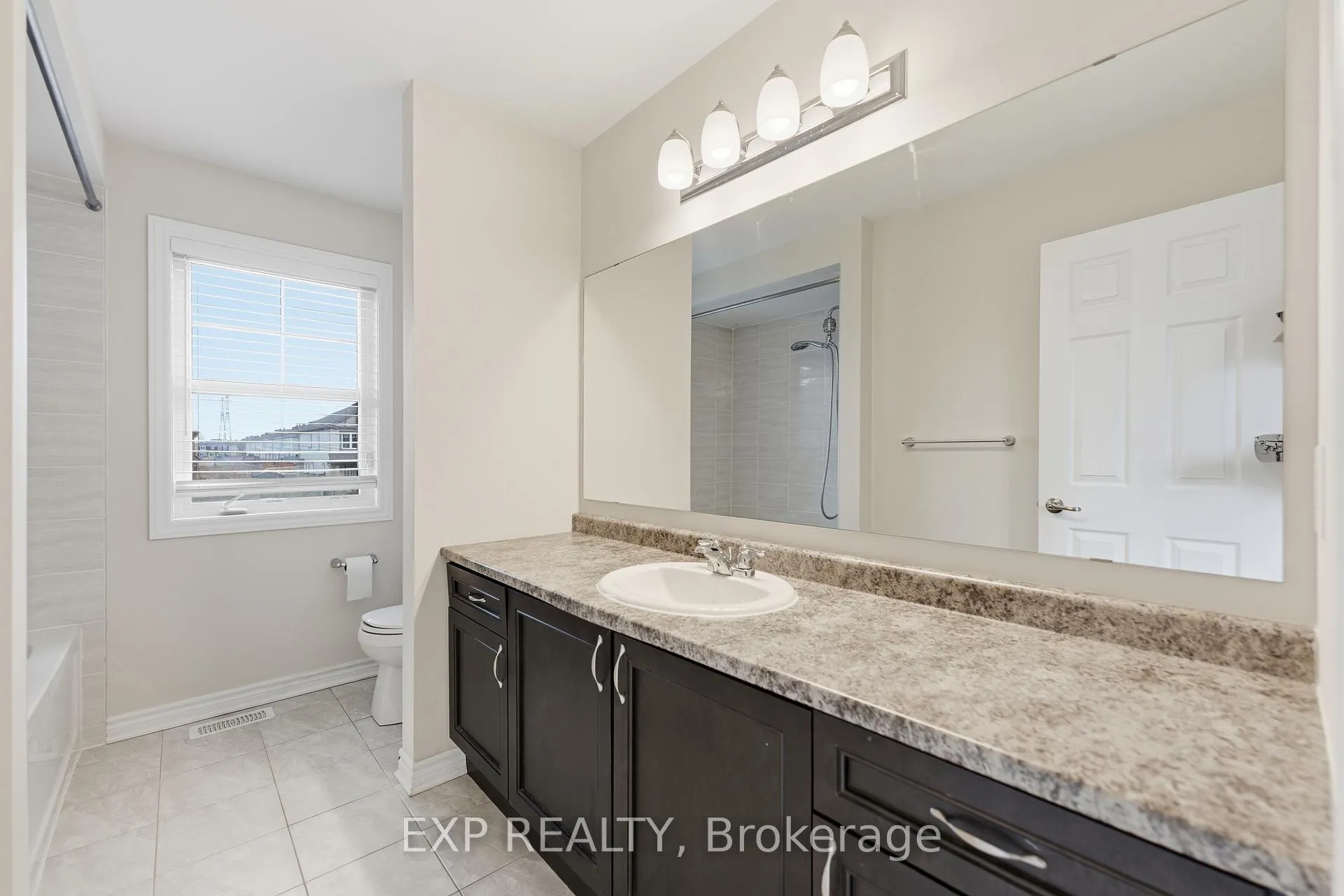 Photo 30 of 100 Cranesbill Road, Ottawa, Kanata - Emerald Meadows/Trailwest — HOMEH