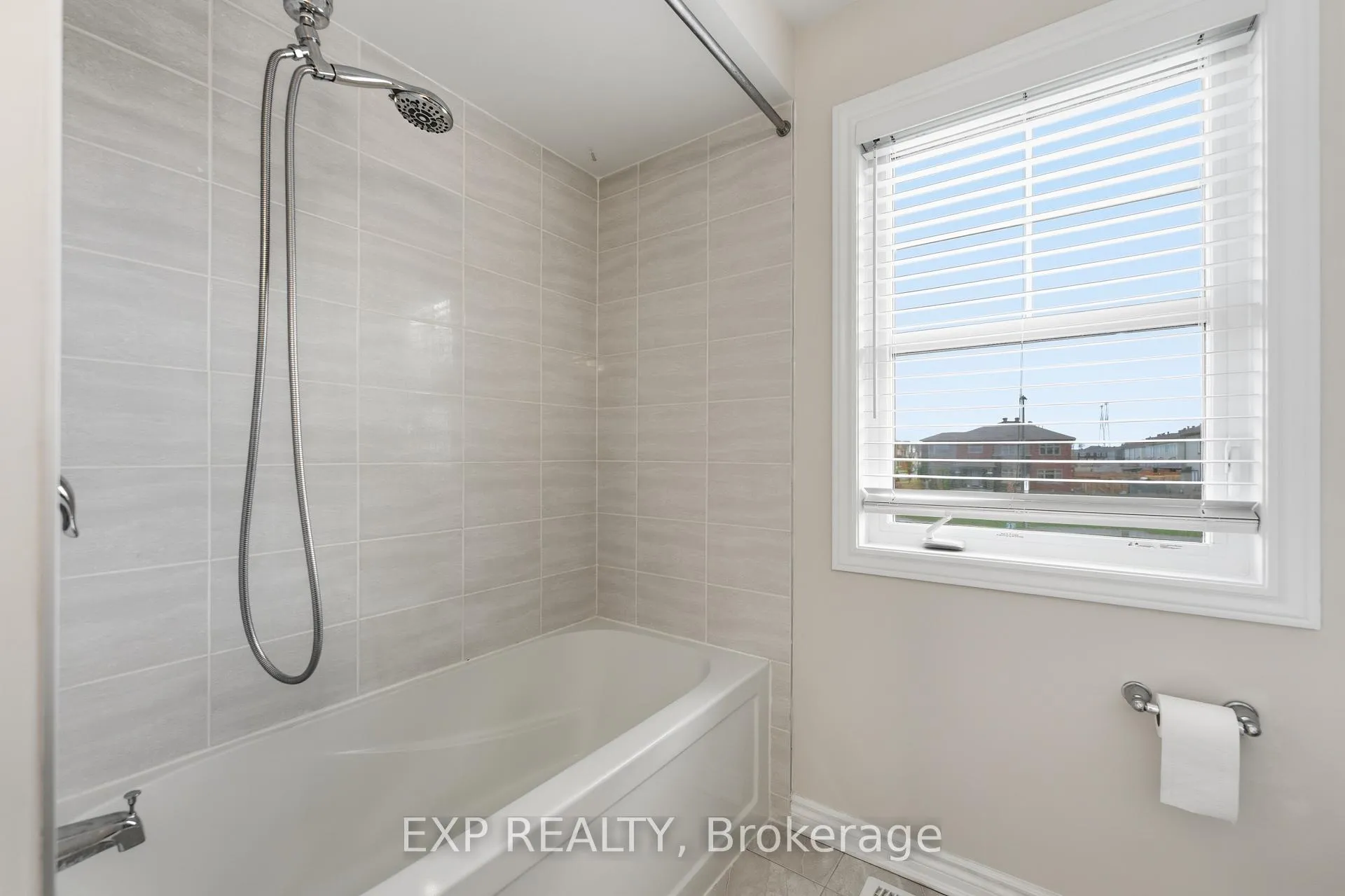 Photo 31 of 100 Cranesbill Road, Ottawa, Kanata - Emerald Meadows/Trailwest — HOMEH