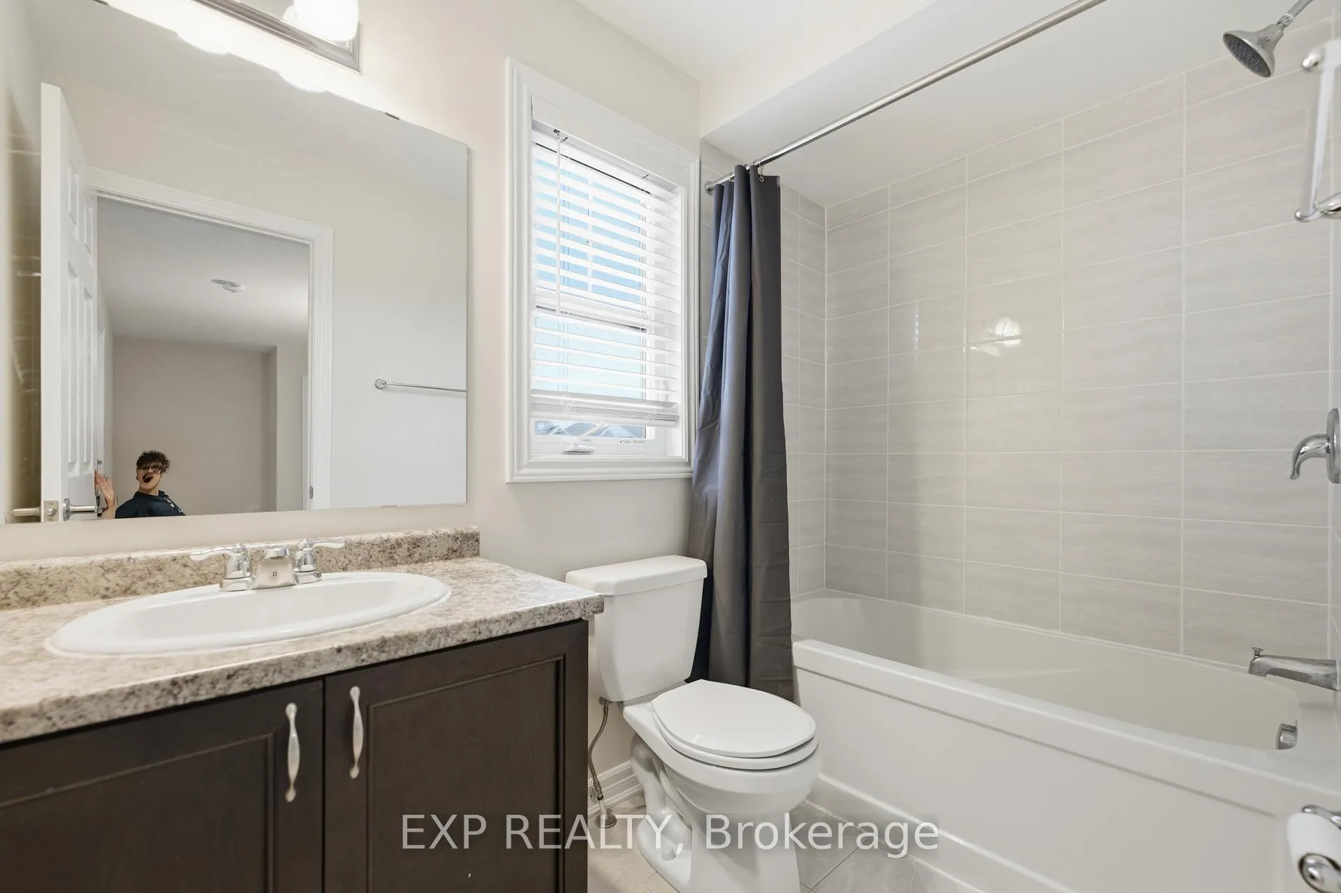 Photo 34 of 100 Cranesbill Road, Ottawa, Kanata - Emerald Meadows/Trailwest — HOMEH
