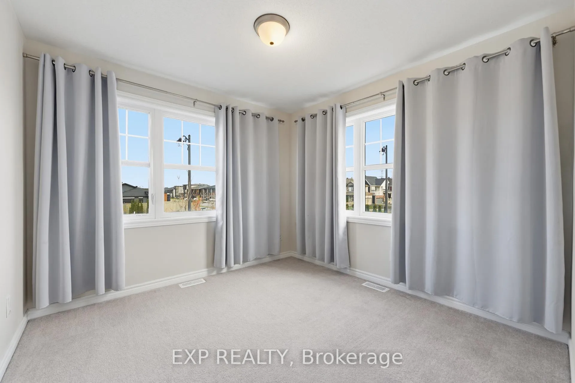 Photo 35 of 100 Cranesbill Road, Ottawa, Kanata - Emerald Meadows/Trailwest — HOMEH