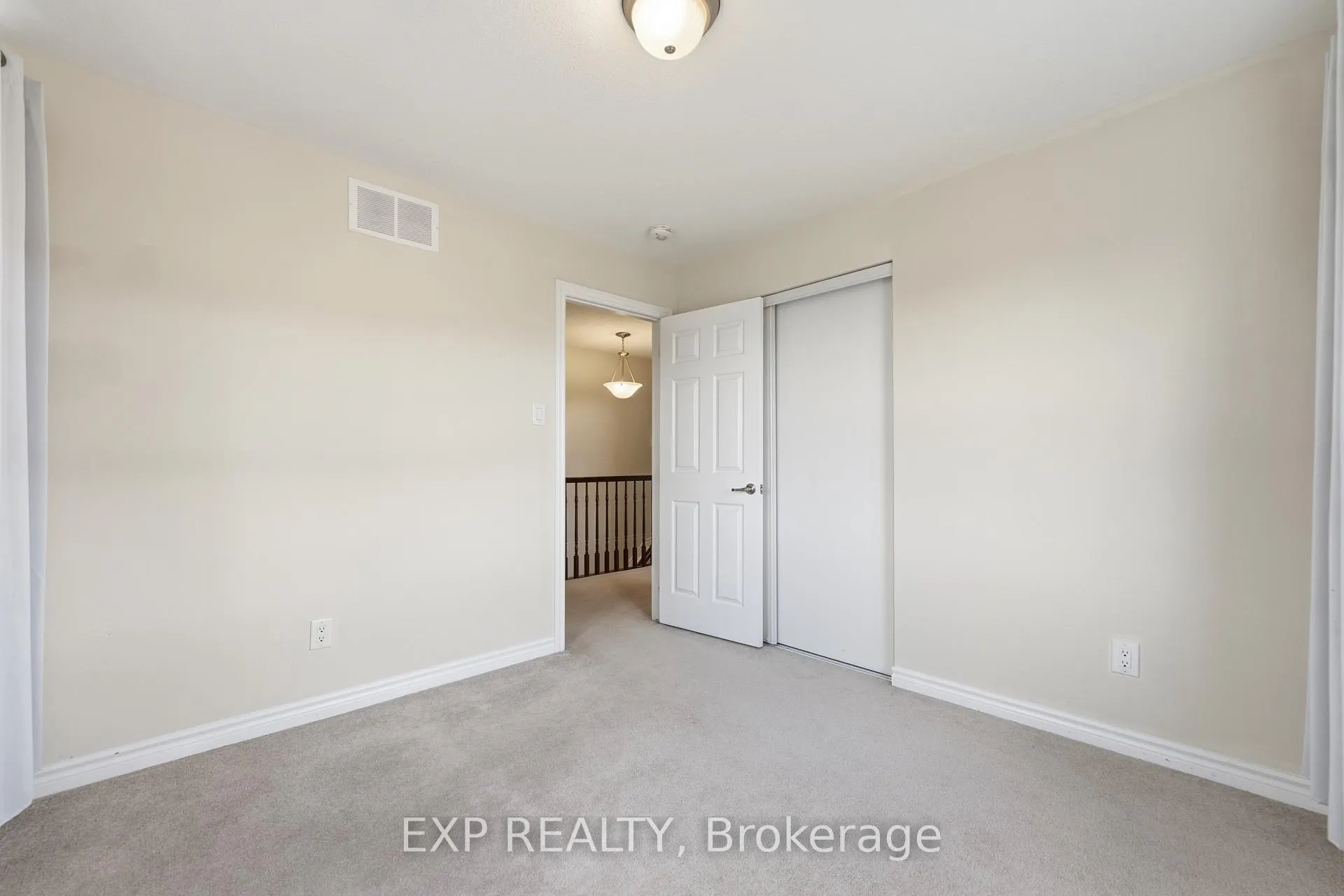 Photo 36 of 100 Cranesbill Road, Ottawa, Kanata - Emerald Meadows/Trailwest — HOMEH