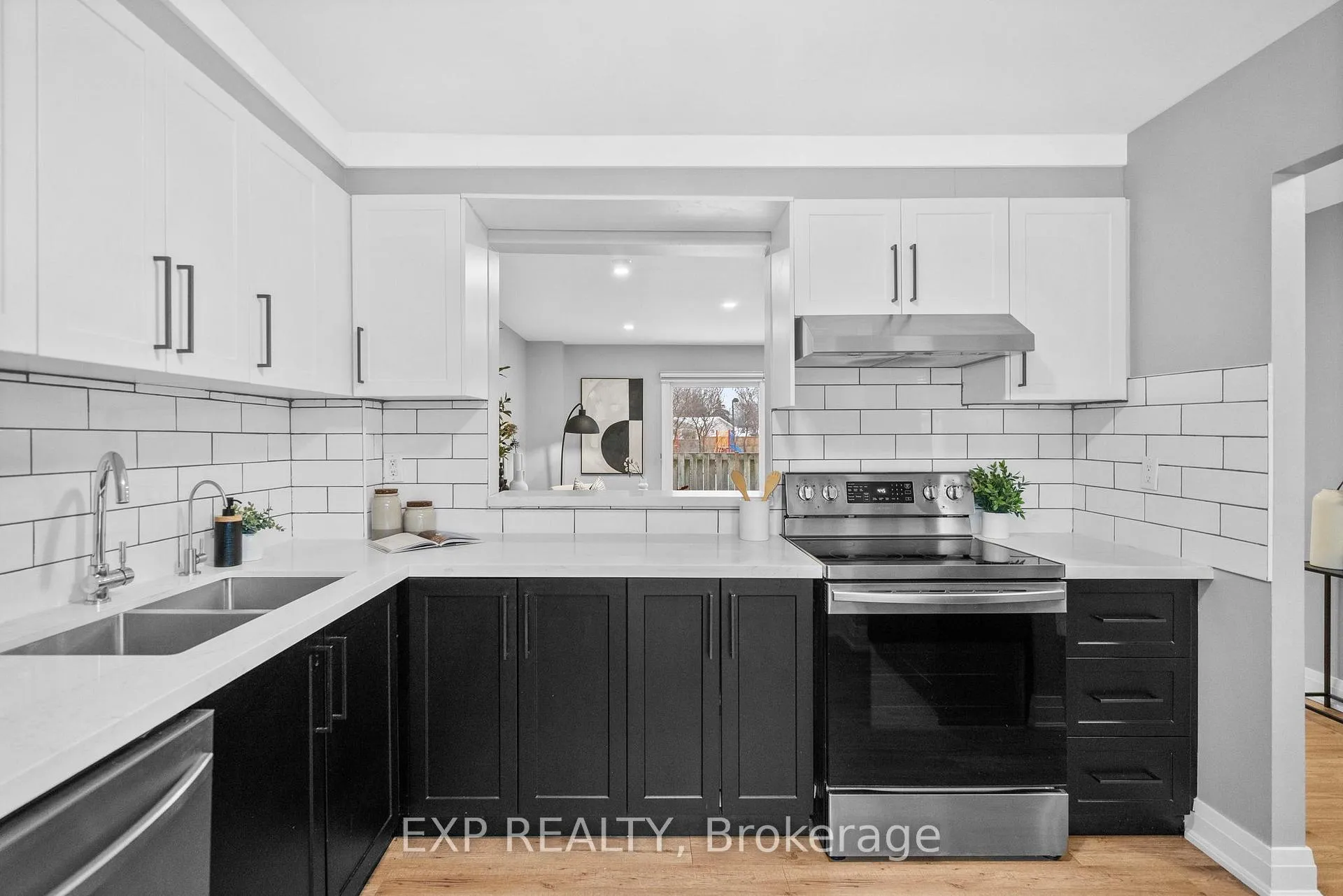Photo 17 of 641 Woodward Avenue, Milton, Dorset Park — HOMEH