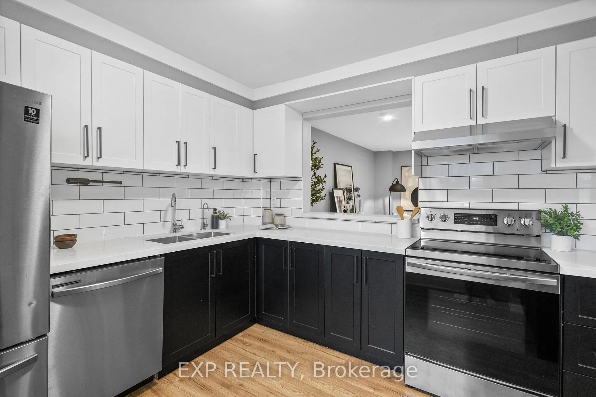 Photo 18 of 641 Woodward Avenue, Milton, Dorset Park — HOMEH