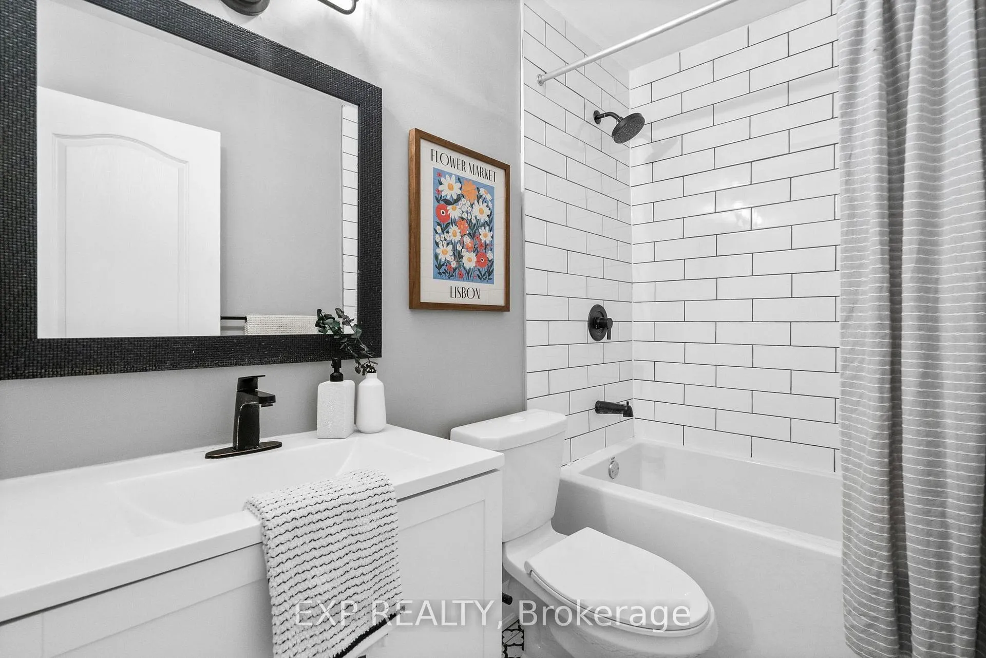 Photo 21 of 641 Woodward Avenue, Milton, Dorset Park — HOMEH