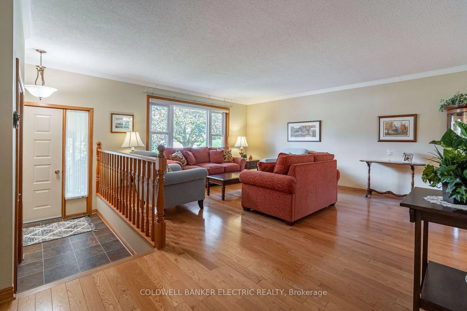 Photo 4 of 962 Golfview Road, Peterborough, Otonabee Ward 1 — HOMEH