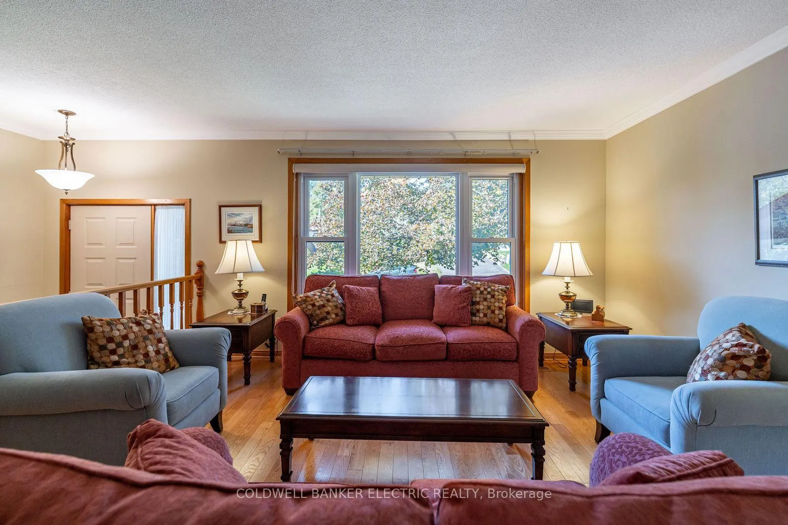 Photo 5 of 962 Golfview Road, Peterborough, Otonabee Ward 1 — HOMEH