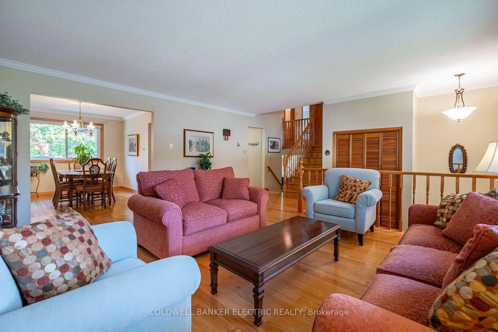 Photo 6 of 962 Golfview Road, Peterborough, Otonabee Ward 1 — HOMEH