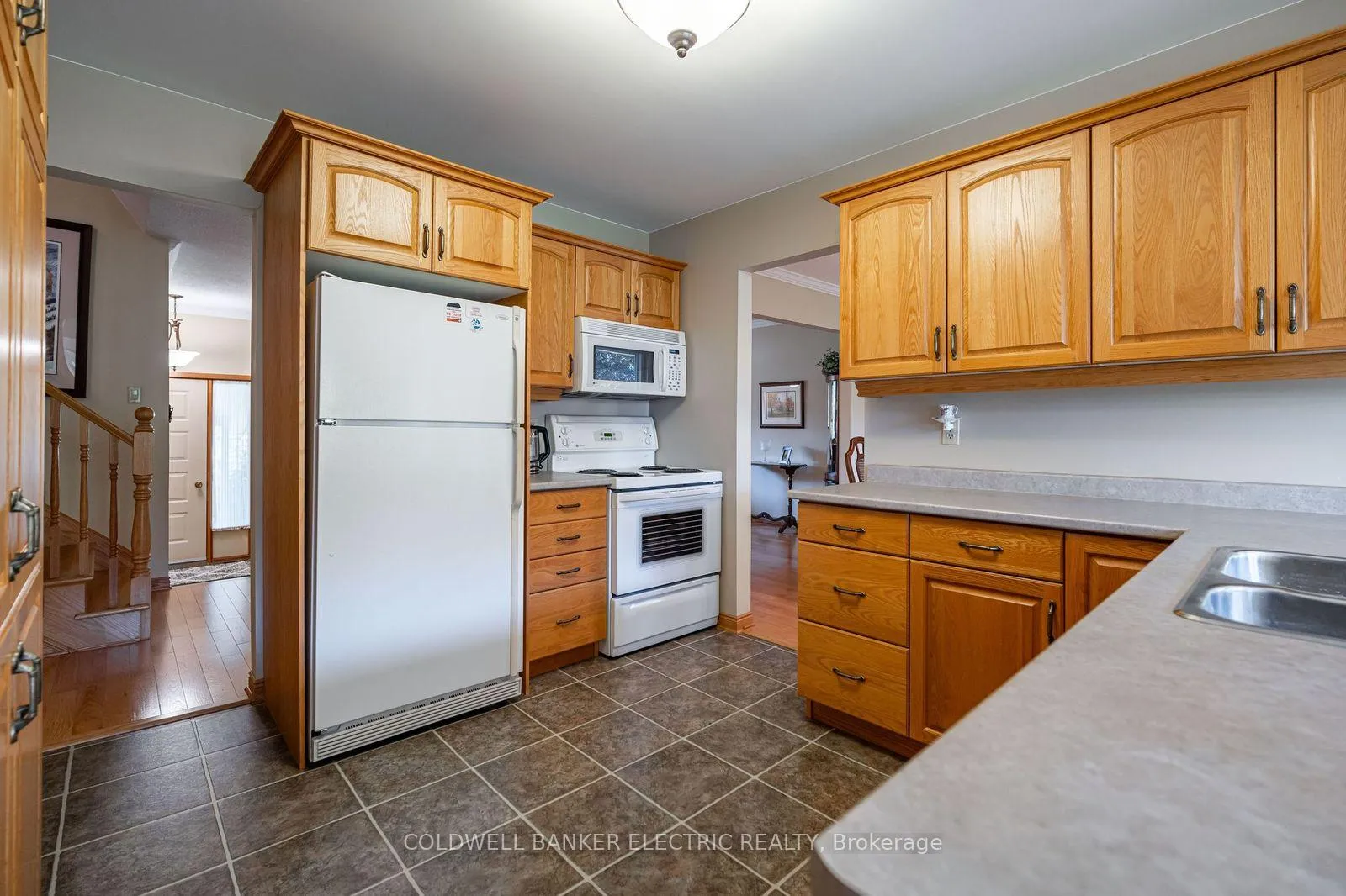 Photo 12 of 962 Golfview Road, Peterborough, Otonabee Ward 1 — HOMEH
