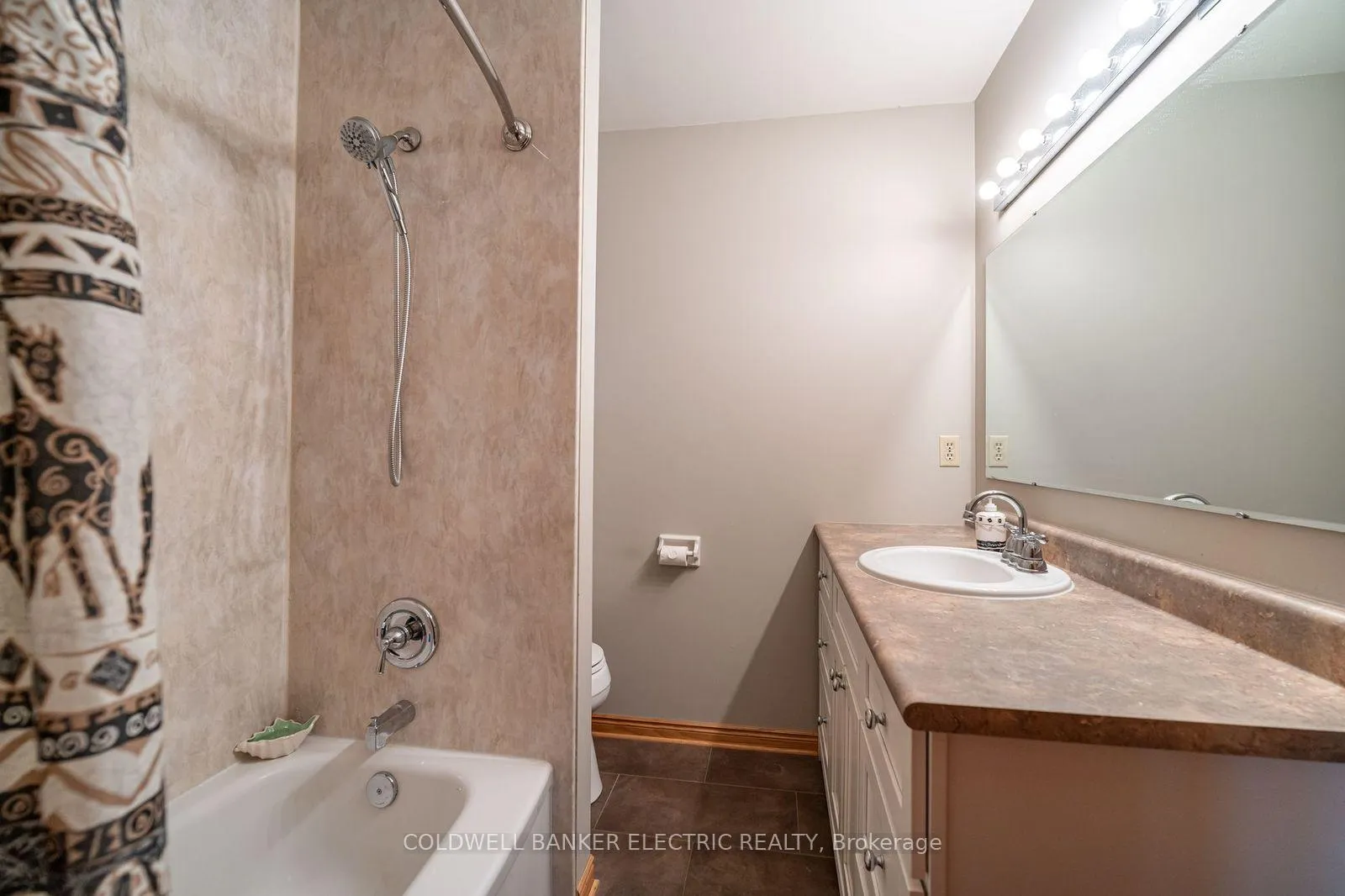 Photo 21 of 962 Golfview Road, Peterborough, Otonabee Ward 1 — HOMEH