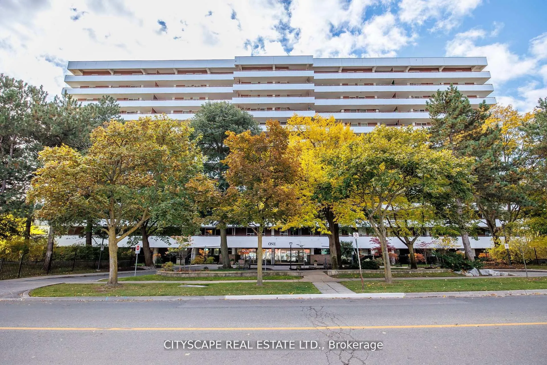 Photo 1 of Unit 10, 1 Royal Orchard Blv Boulevard, Markham, Royal Orchard — HOMEH