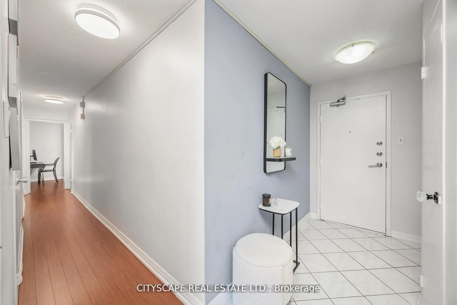 Photo 3 of Unit 10, 1 Royal Orchard Blv Boulevard, Markham, Royal Orchard — HOMEH