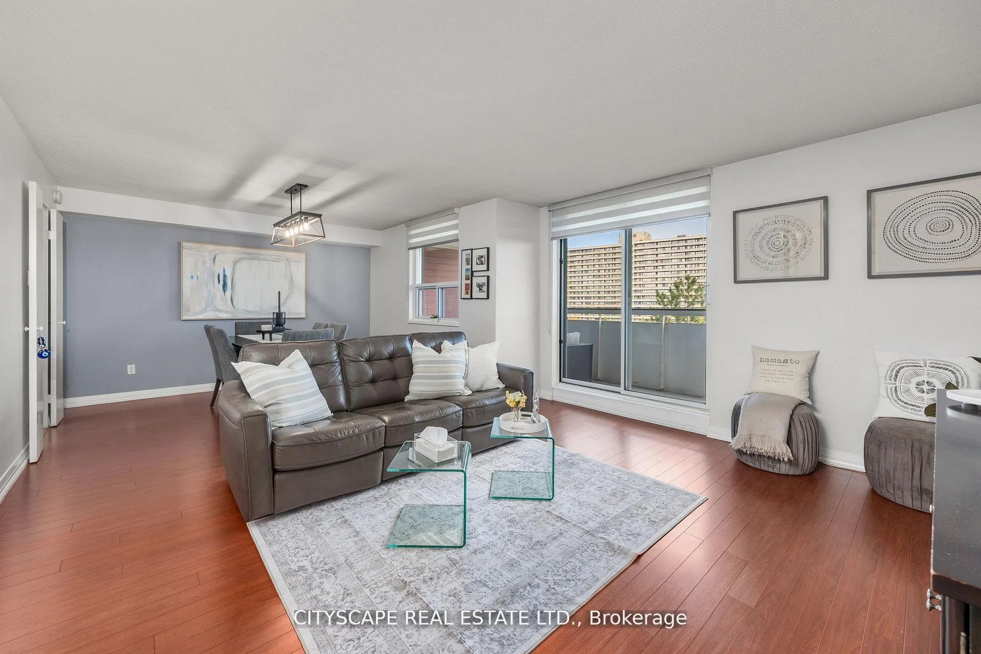 Photo 4 of Unit 10, 1 Royal Orchard Blv Boulevard, Markham, Royal Orchard — HOMEH