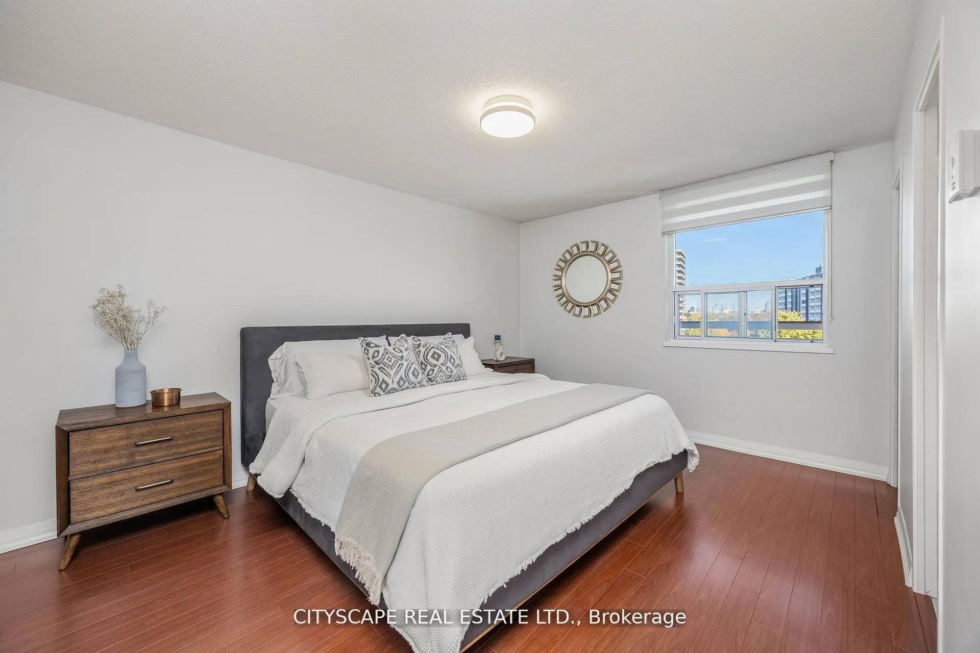 Photo 15 of Unit 10, 1 Royal Orchard Blv Boulevard, Markham, Royal Orchard — HOMEH