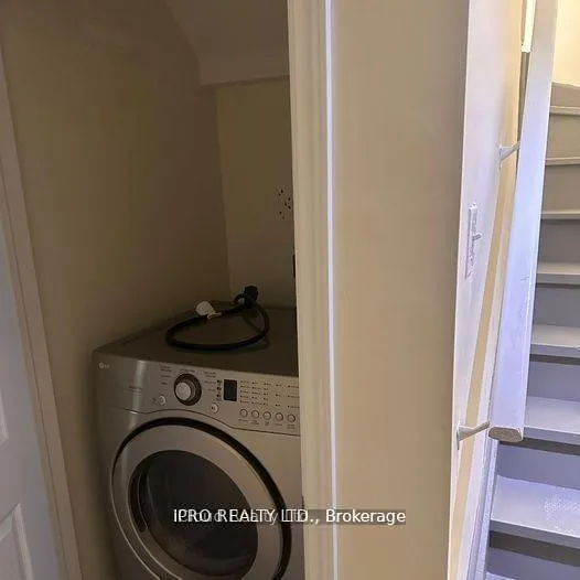 Photo 7 of Unit Bsmt, 15 Baby Pointe Trail, Brampton, Northwest Brampton — HOMEH
