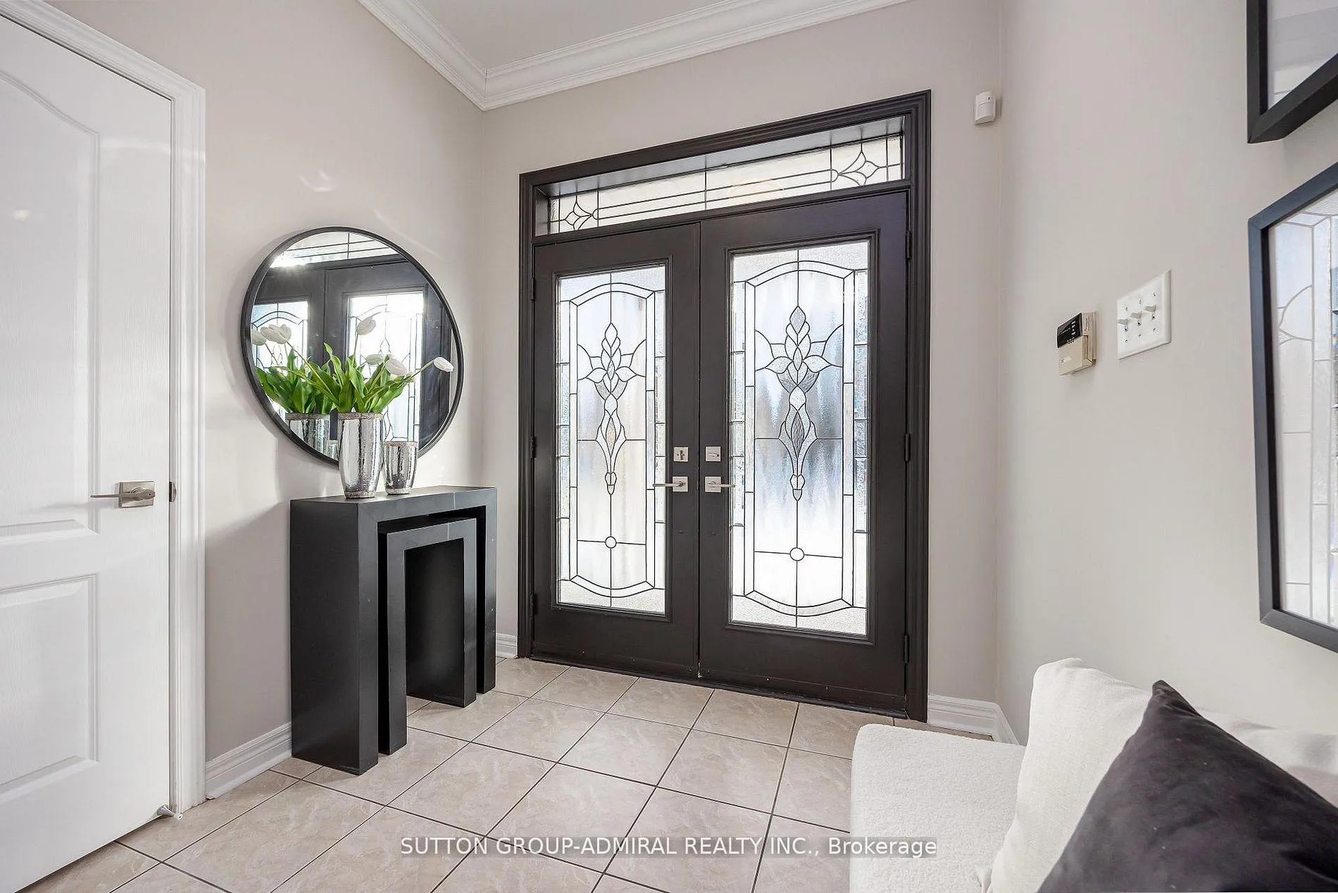 Photo 2 of 173 Bentoak Crescent, Vaughan, Patterson — HOMEH
