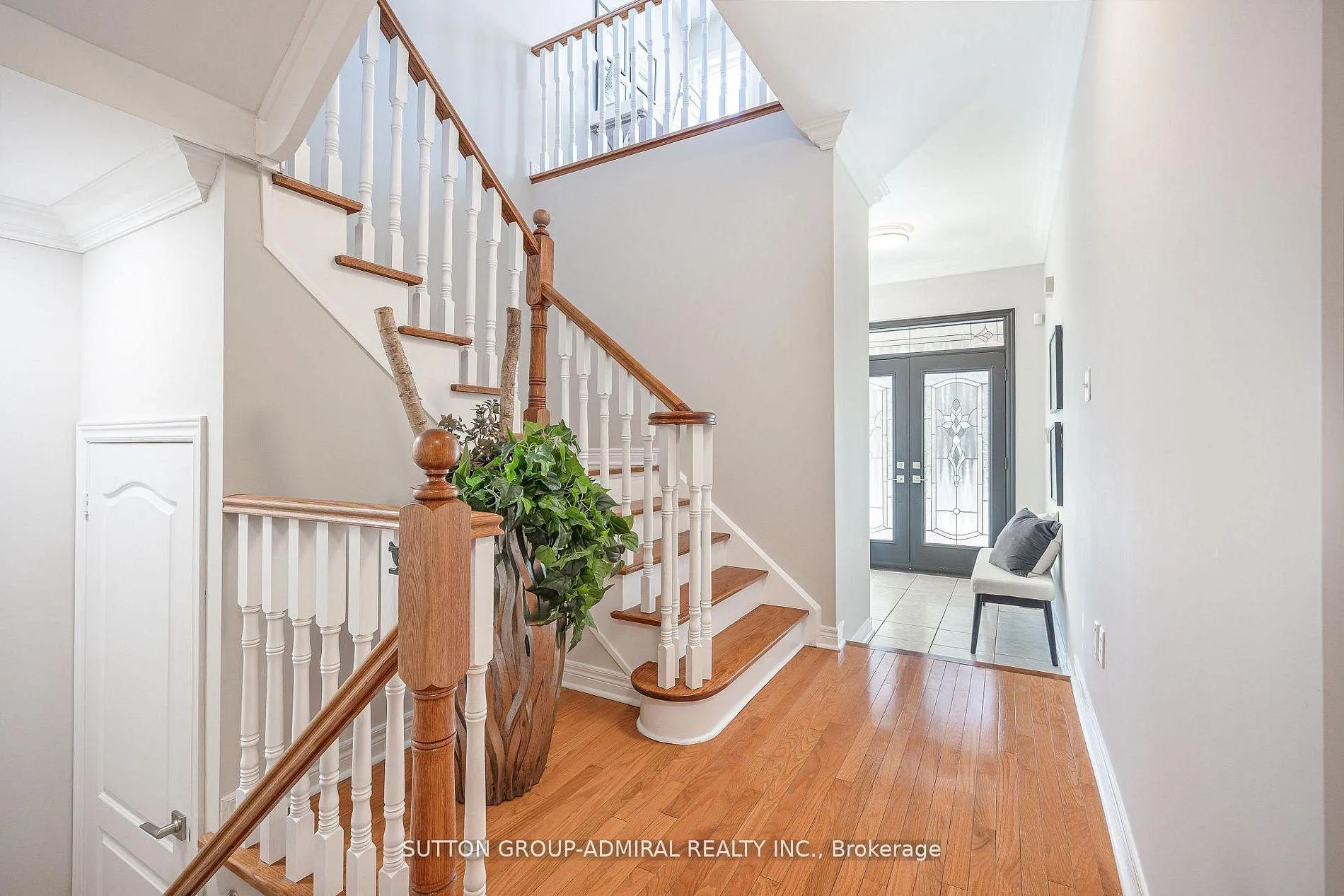 Photo 4 of 173 Bentoak Crescent, Vaughan, Patterson — HOMEH