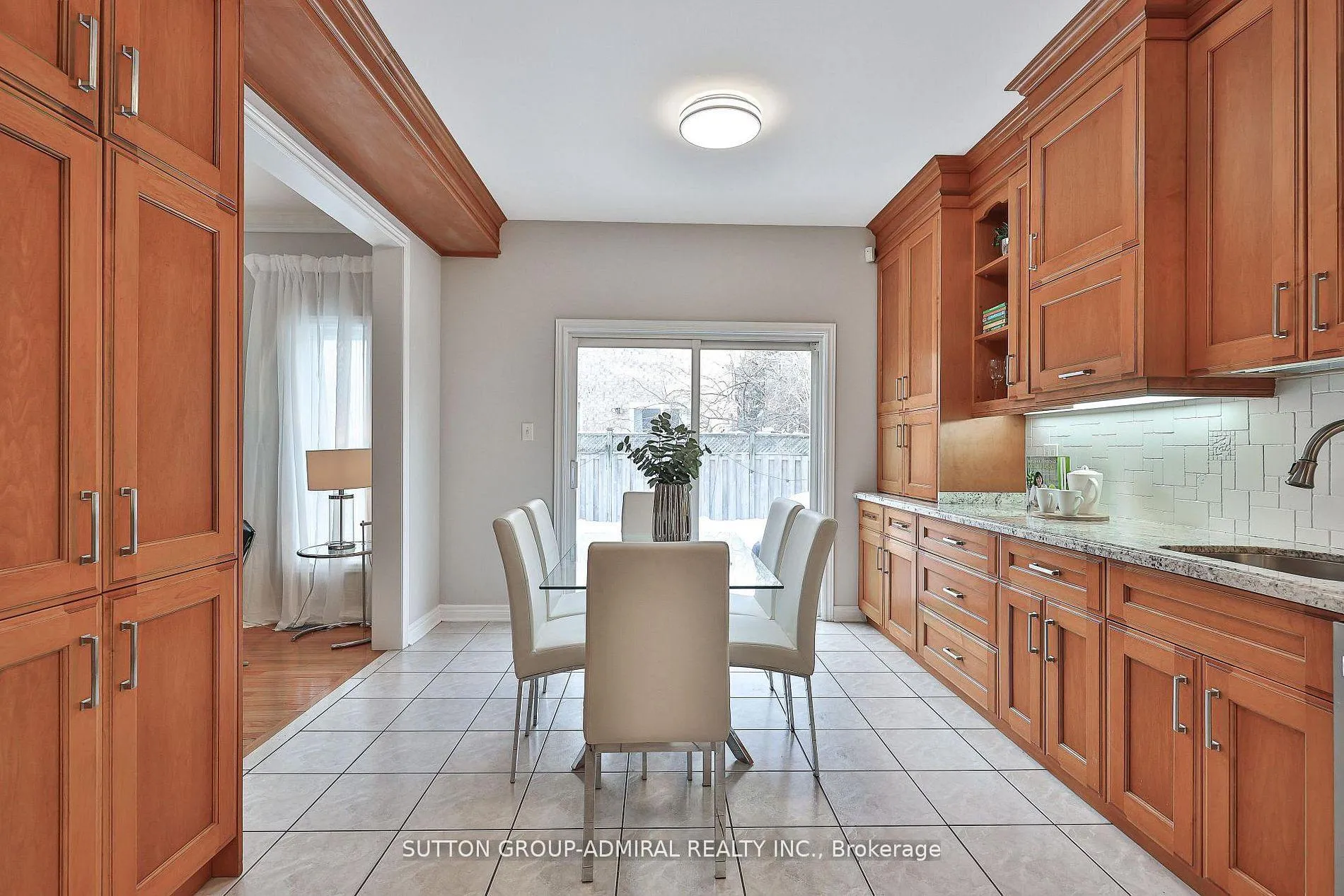 Photo 14 of 173 Bentoak Crescent, Vaughan, Patterson — HOMEH
