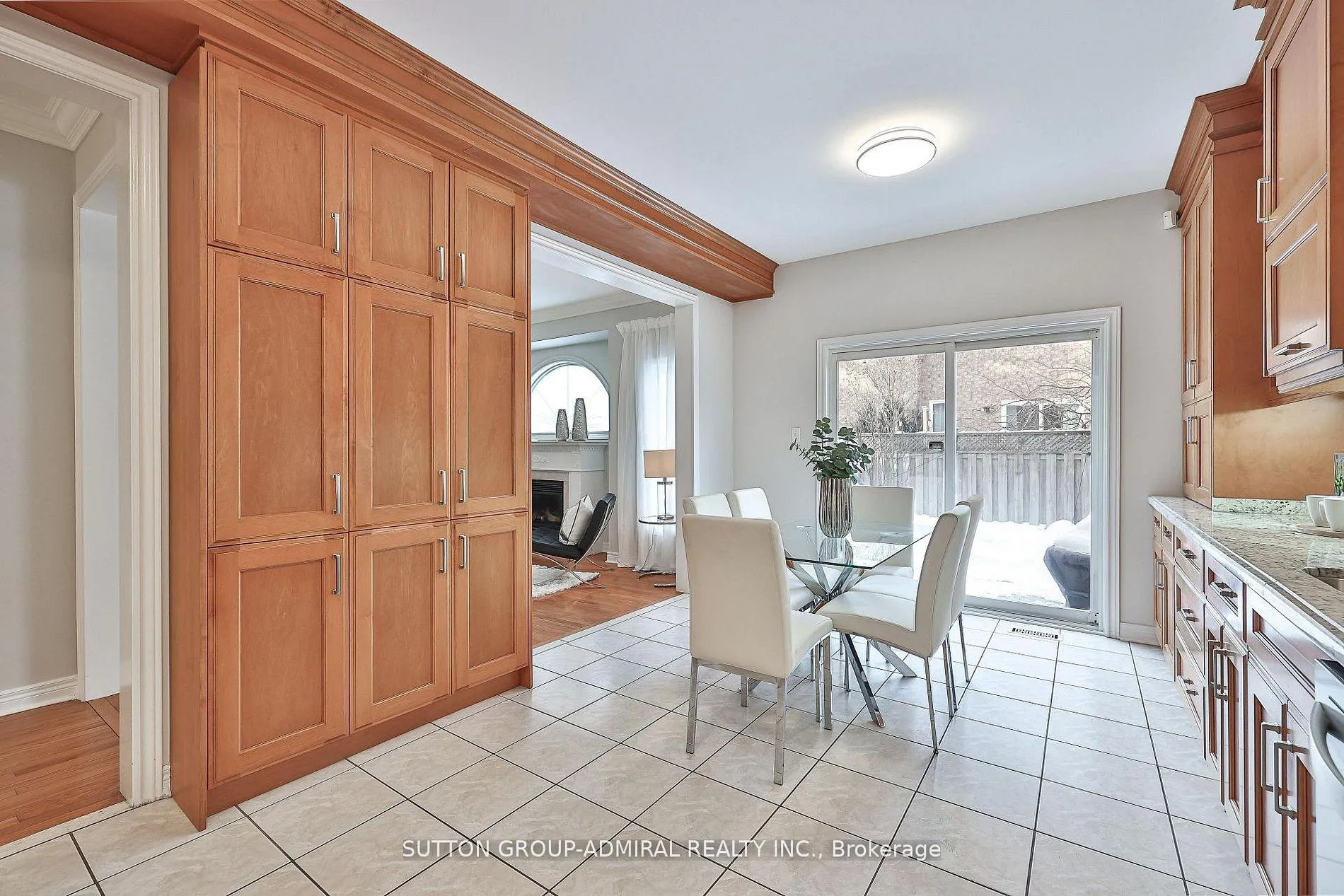 Photo 15 of 173 Bentoak Crescent, Vaughan, Patterson — HOMEH