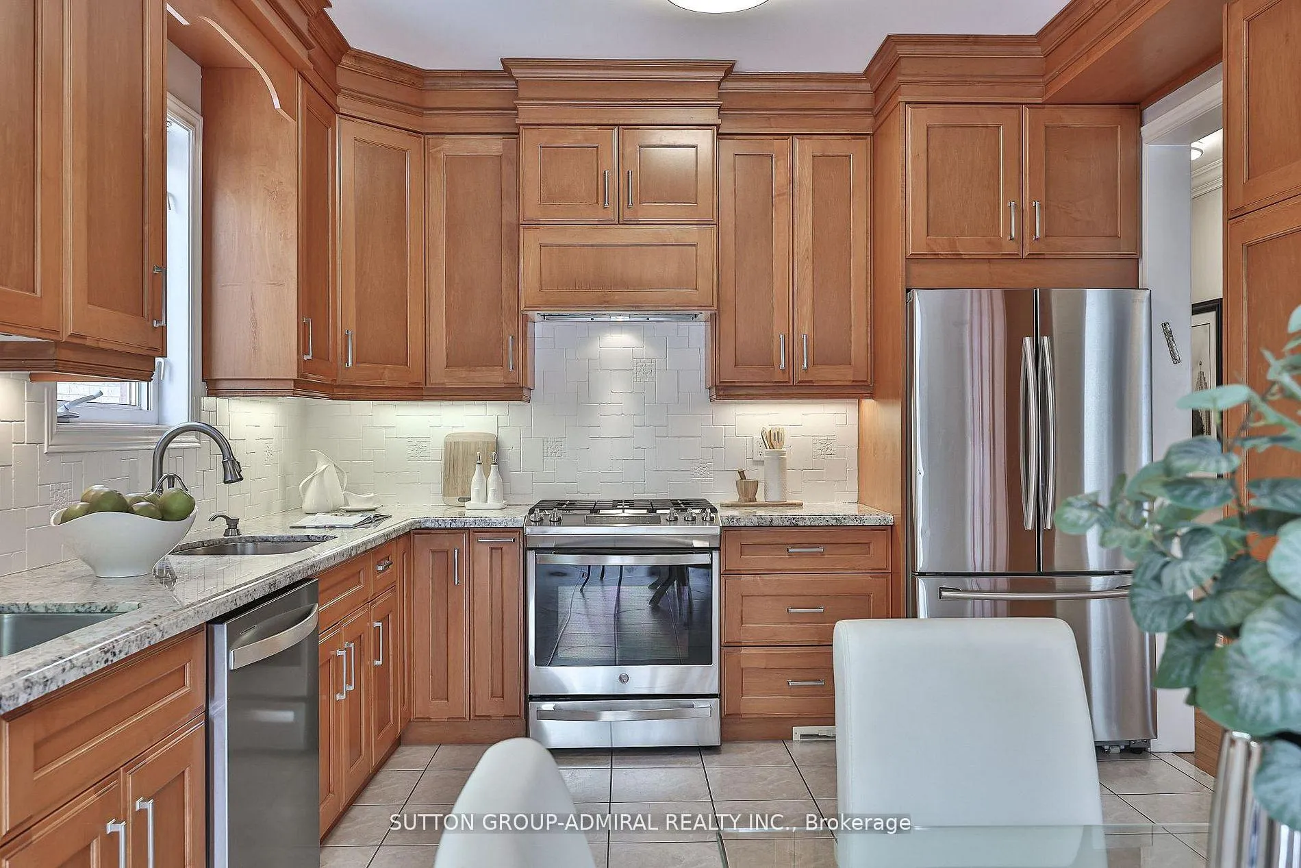 Photo 17 of 173 Bentoak Crescent, Vaughan, Patterson — HOMEH