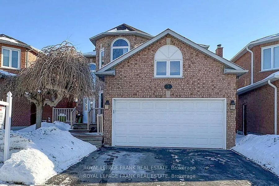 Photo 4 of 7 Winterberry Drive, Whitby, Rolling Acres — HOMEH