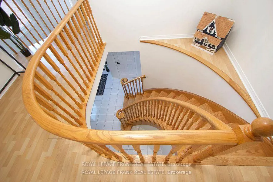 Photo 20 of 7 Winterberry Drive, Whitby, Rolling Acres — HOMEH
