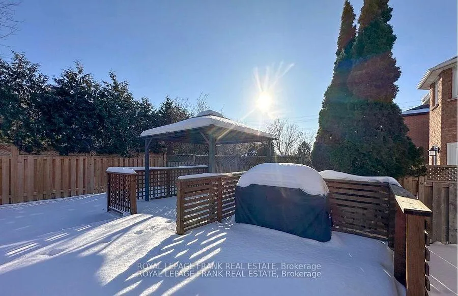 Photo 41 of 7 Winterberry Drive, Whitby, Rolling Acres — HOMEH