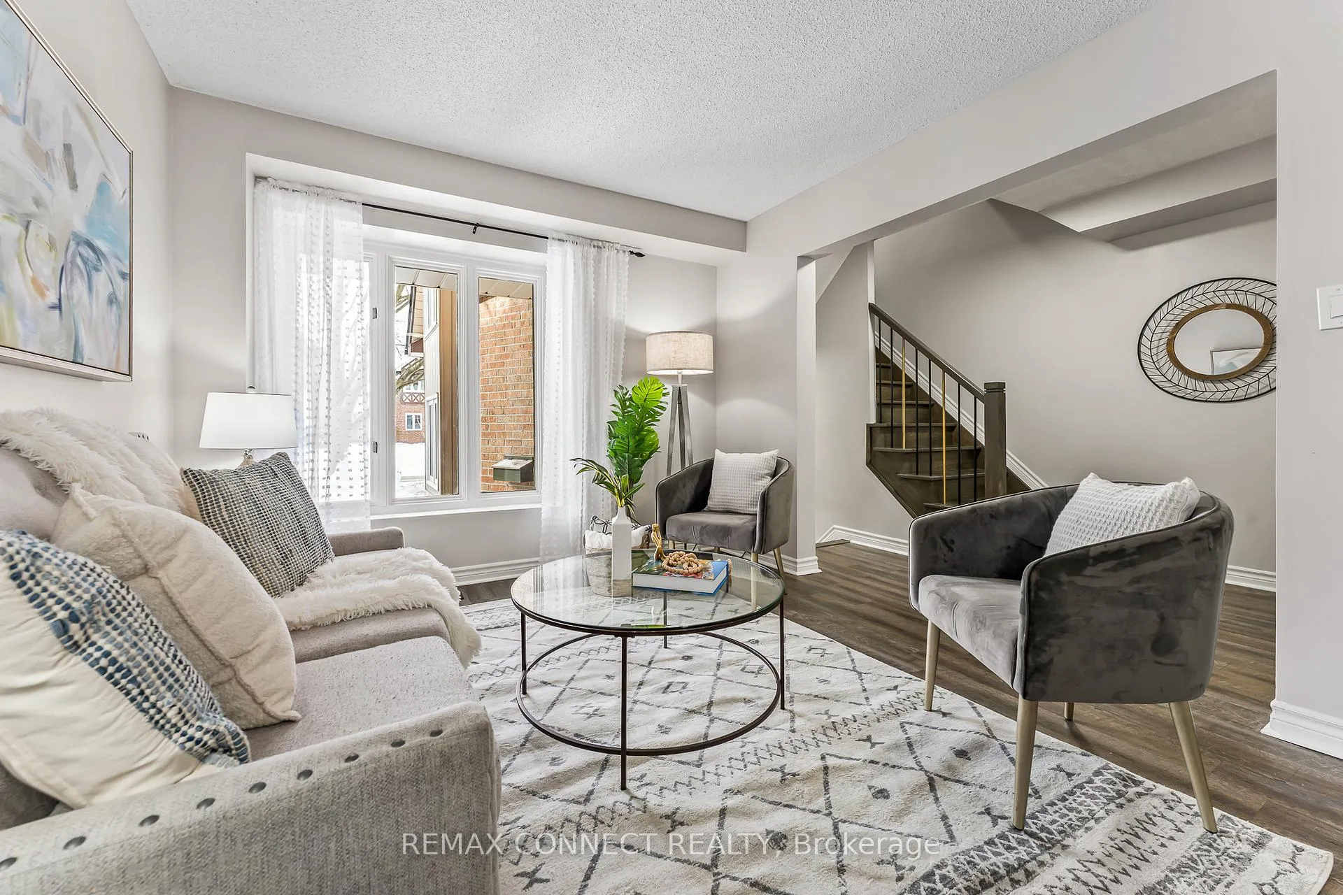 Photo 4 of 959 Redbird Crescent, Pickering, Liverpool — HOMEH