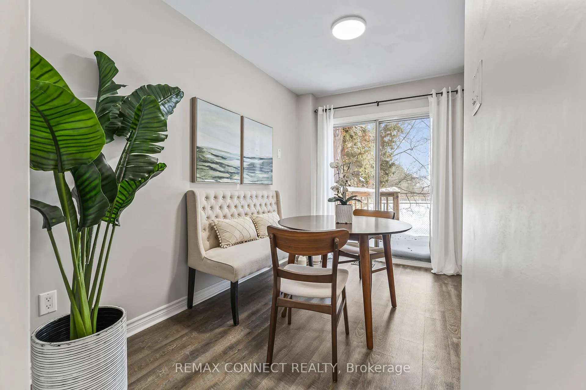 Photo 7 of 959 Redbird Crescent, Pickering, Liverpool — HOMEH