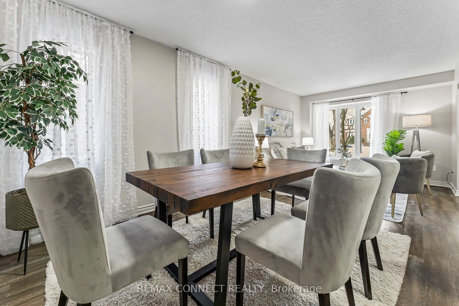Photo 8 of 959 Redbird Crescent, Pickering, Liverpool — HOMEH