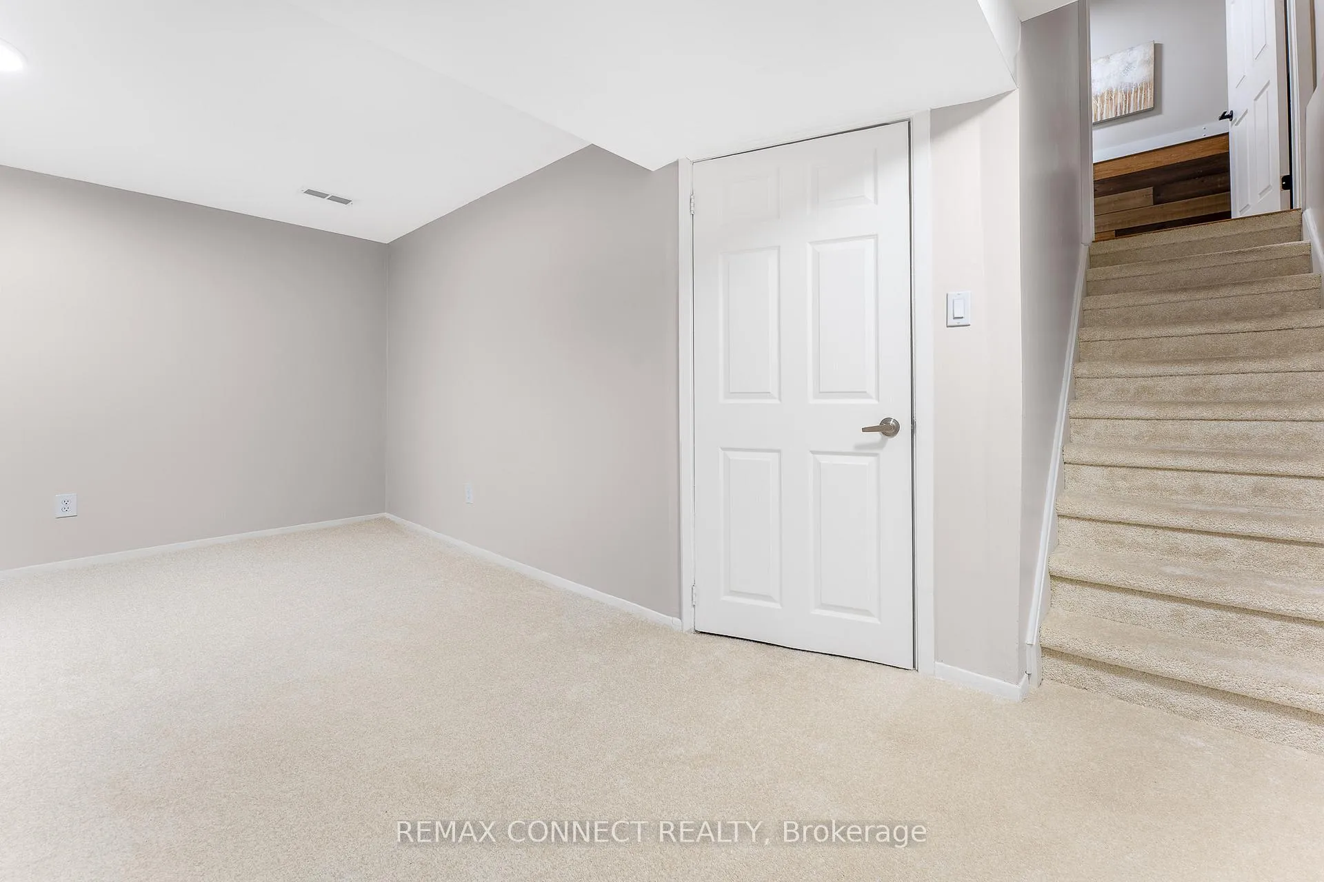 Photo 19 of 959 Redbird Crescent, Pickering, Liverpool — HOMEH