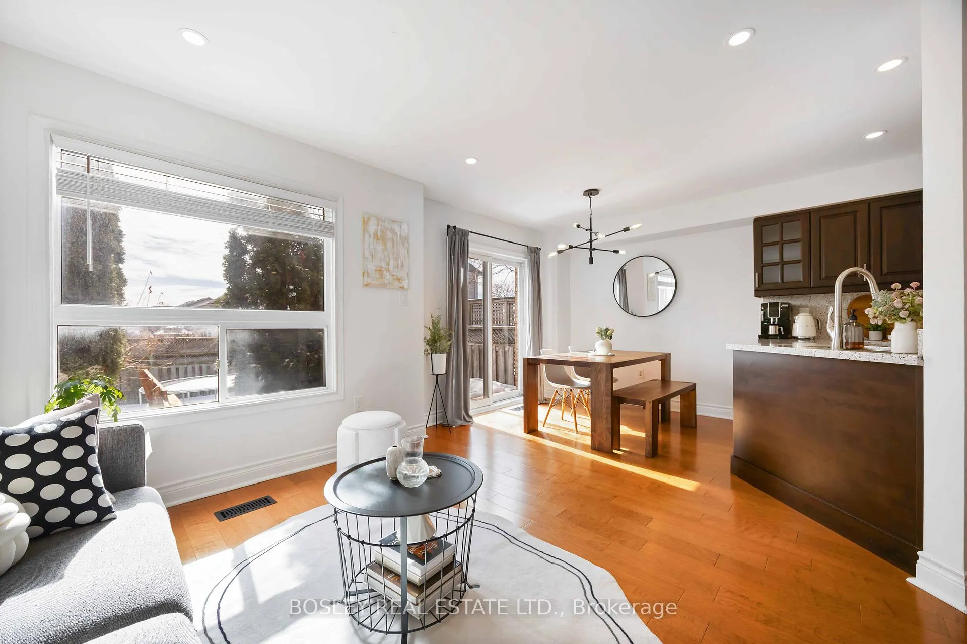 Photo 5 of 57 Candlebrook Drive, Whitby, Pringle Creek — HOMEH