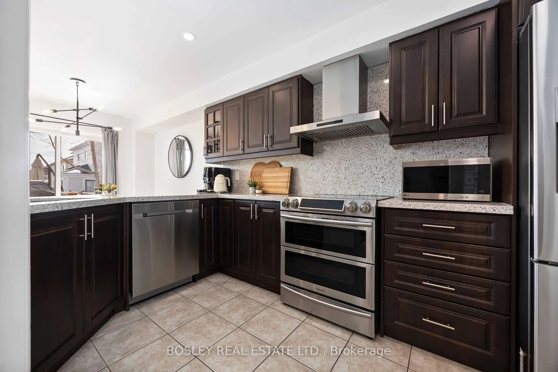 Photo 8 of 57 Candlebrook Drive, Whitby, Pringle Creek — HOMEH