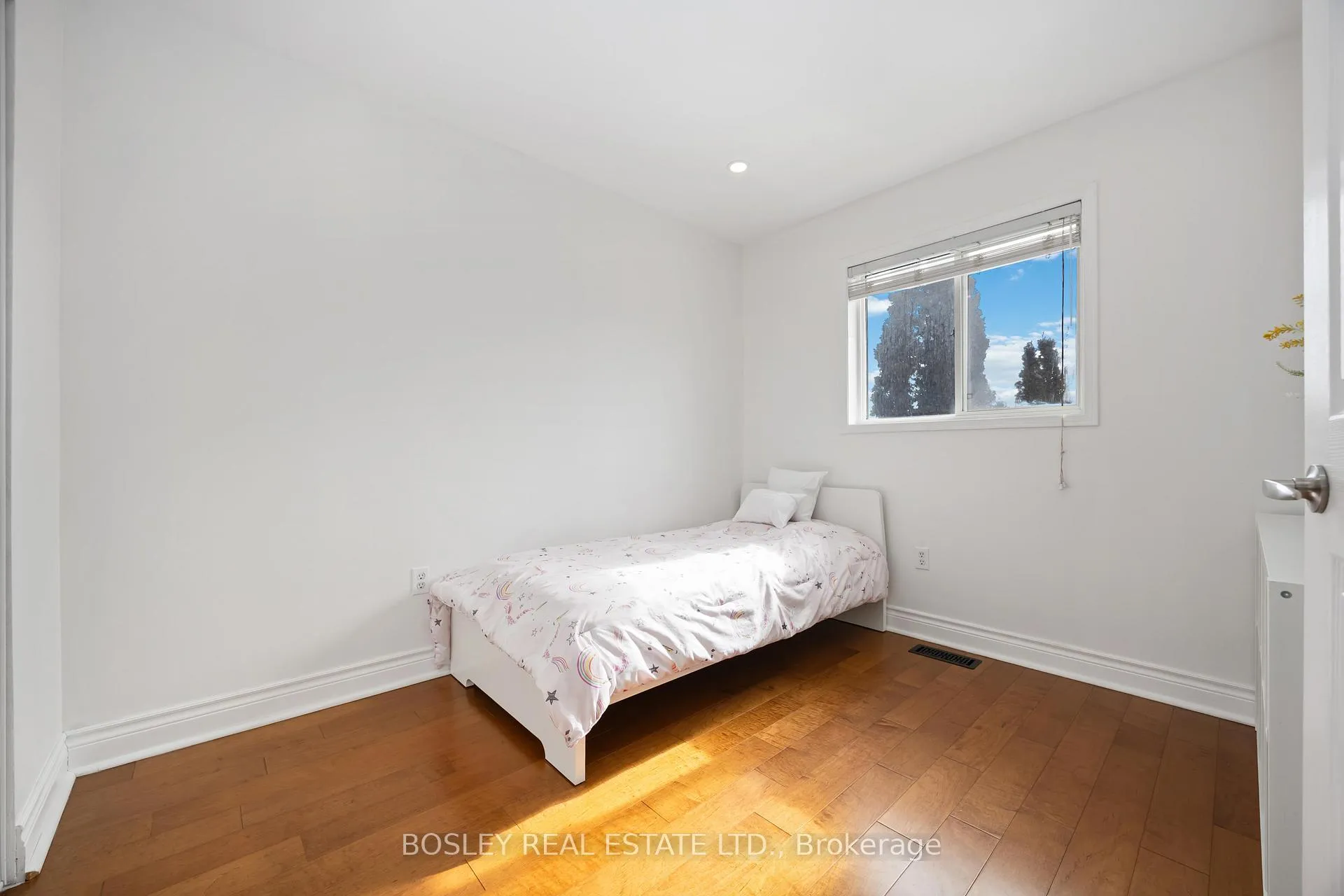 Photo 15 of 57 Candlebrook Drive, Whitby, Pringle Creek — HOMEH