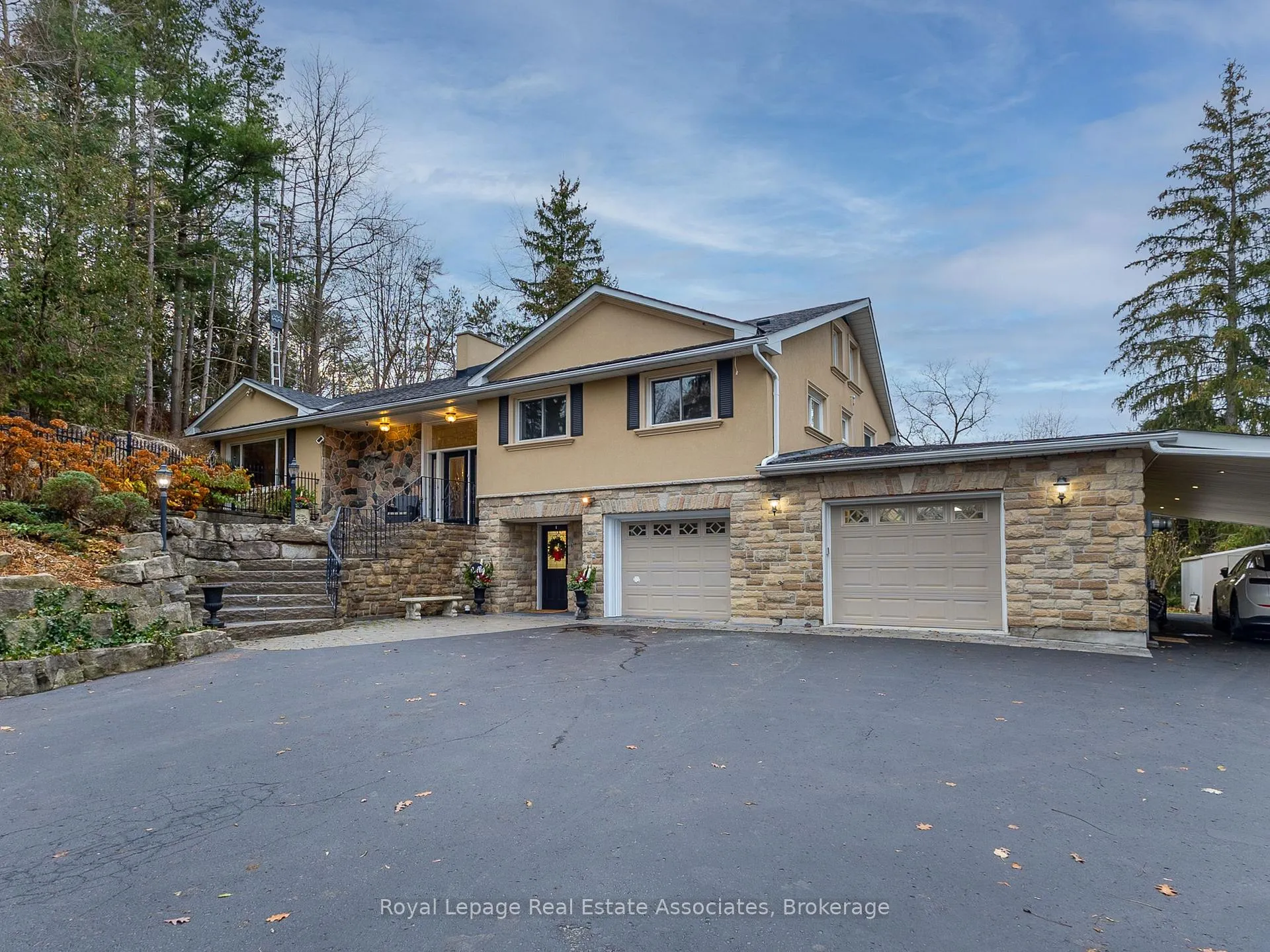 Front of 13931 Cromar Court