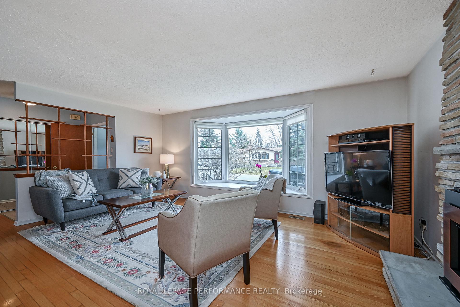 Photo 1 of 121 Starwood Road, Ottawa, Meadowlands/St. Claire Gardens — HOMEH