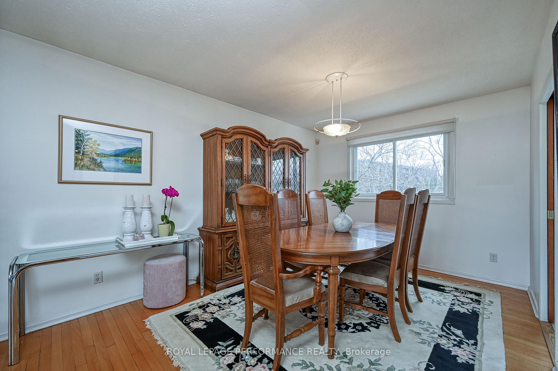 Photo 3 of 121 Starwood Road, Ottawa, Meadowlands/St. Claire Gardens — HOMEH