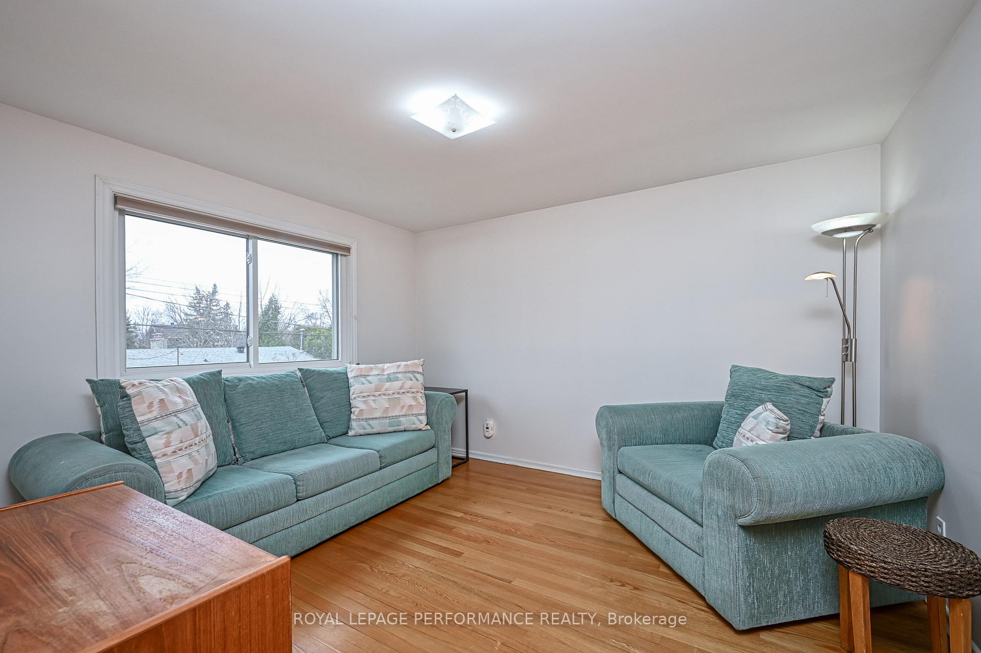 Photo 9 of 121 Starwood Road, Ottawa, Meadowlands/St. Claire Gardens — HOMEH
