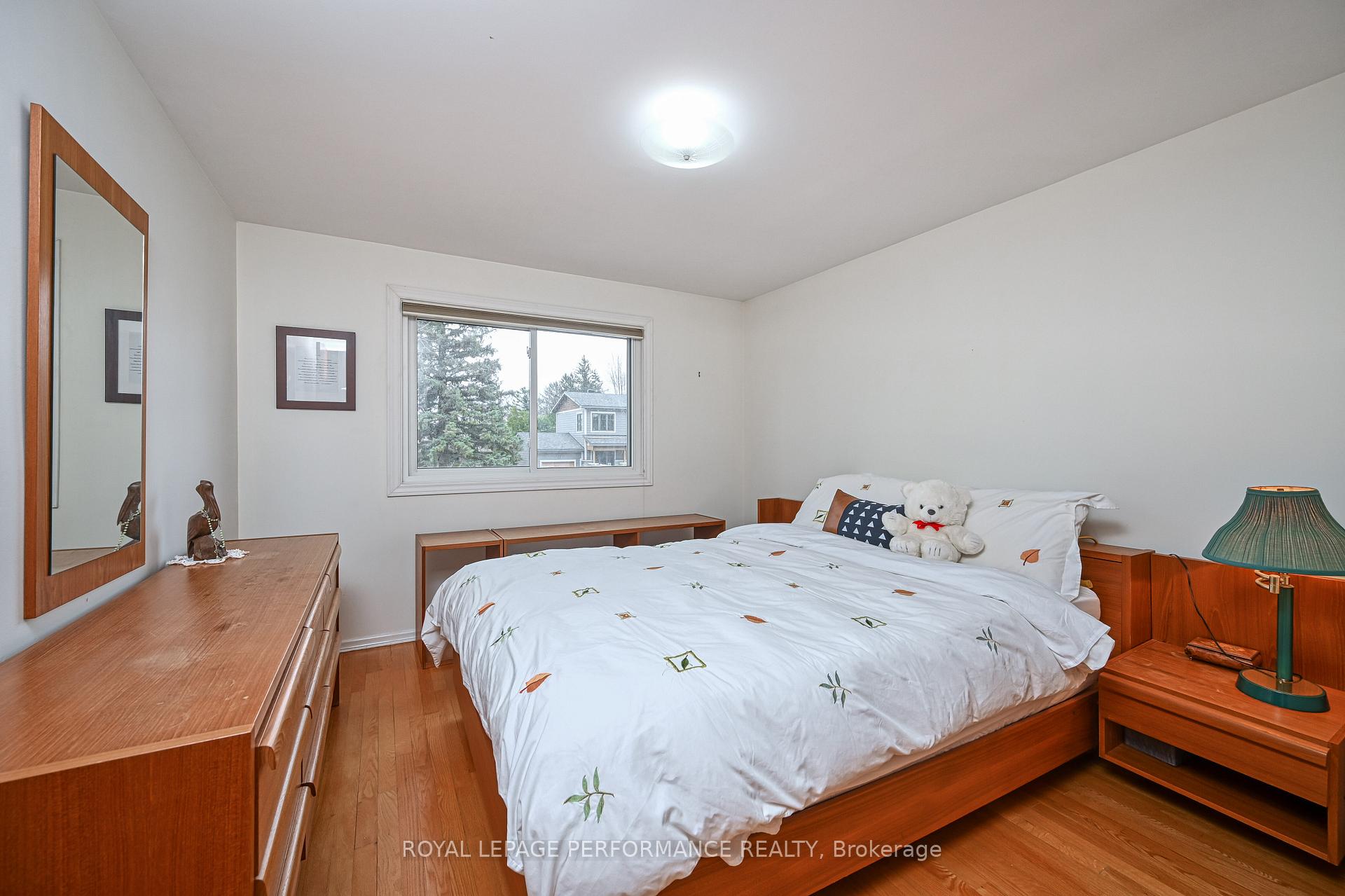 Photo 12 of 121 Starwood Road, Ottawa, Meadowlands/St. Claire Gardens — HOMEH